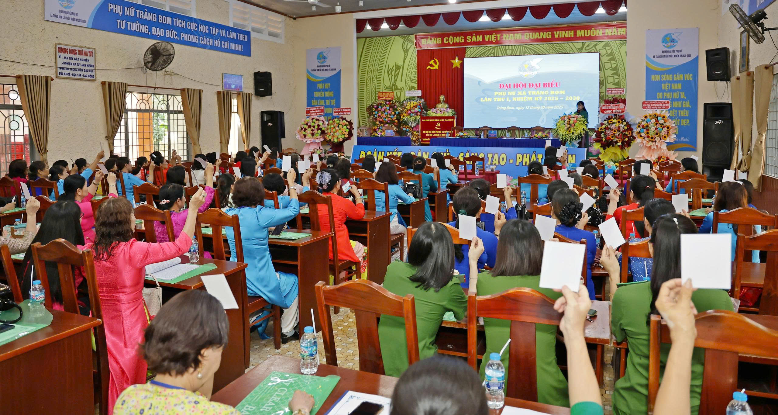 1ff29d78 3389 4107 a05f 6fe5e761c558