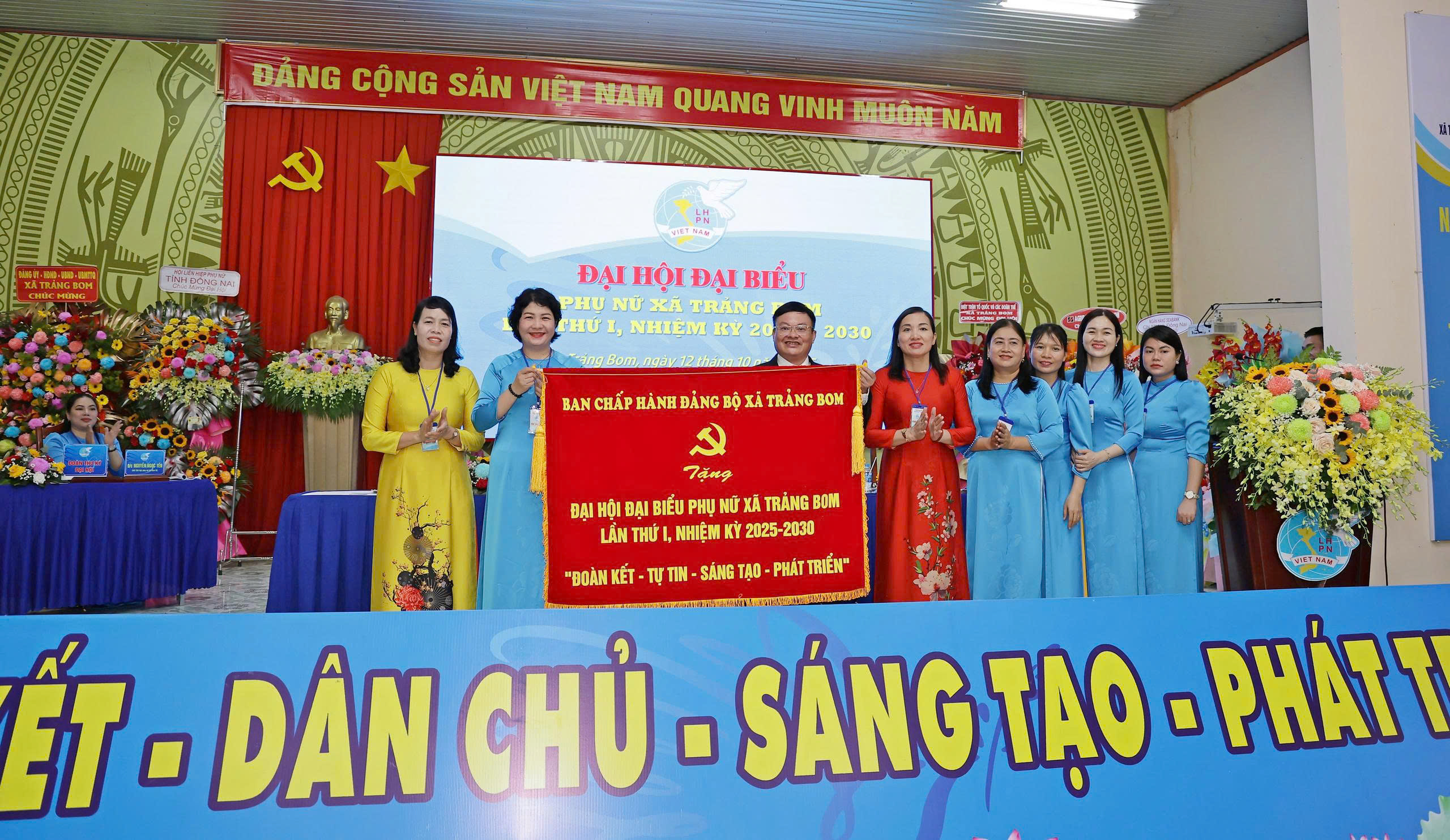 a8e6de4f 3bad 4f3c 8293 a38183357907