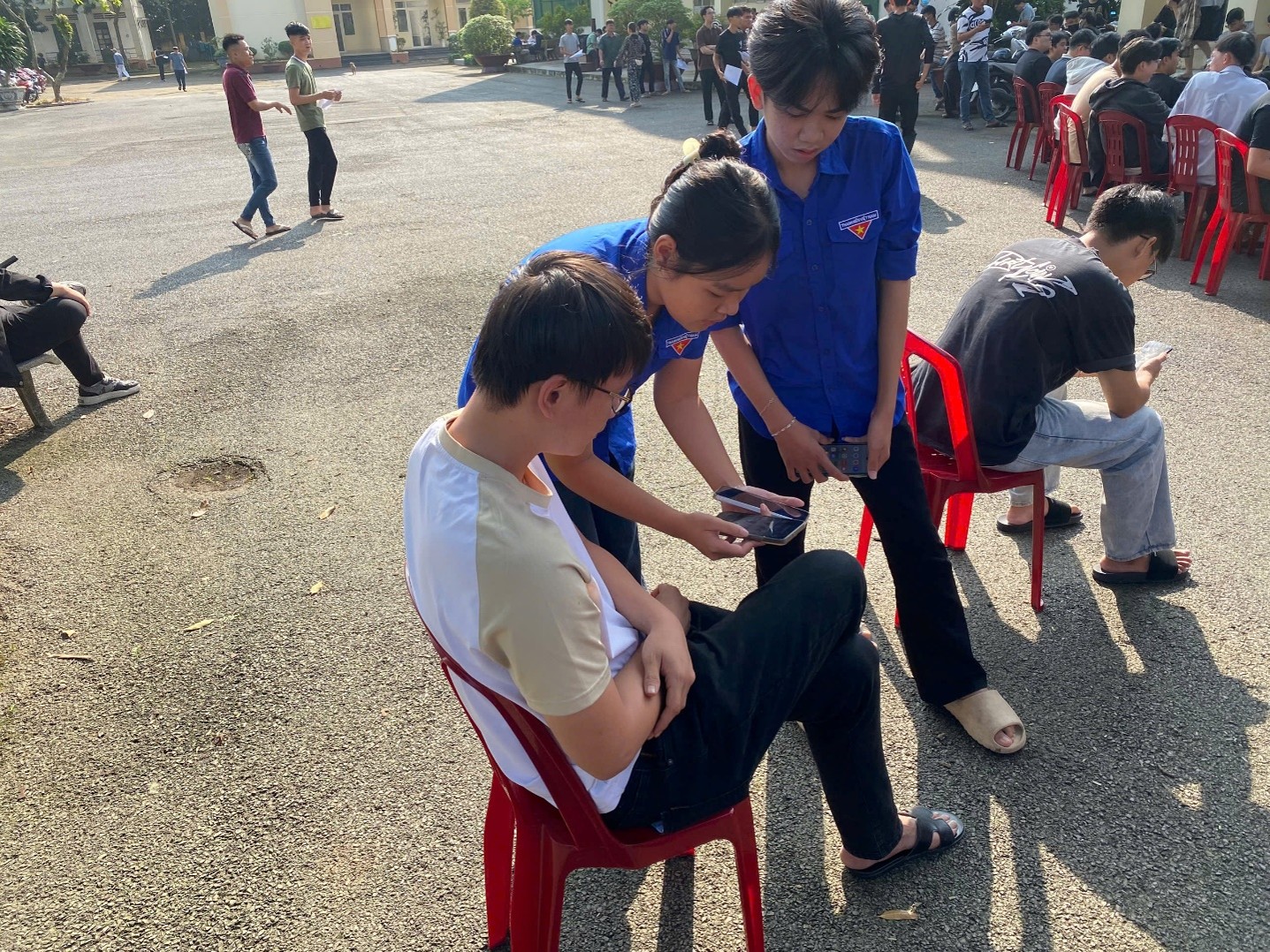 Tiếp tục đẩy mạnh hỗ trợ tích hợp sổ sức khỏe điện tử trên ứng dụng VneID.