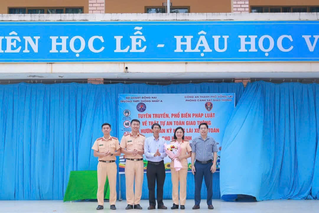Trường THPT Thống Nhất A tổ chức tuyên truyền pháp luật và hướng dẫn kỹ năng lái xe an toàn cho học sinh – “Chung tay vì an toàn giao thông, hiểu luật – vững kỹ năng – an toàn mỗi hành trình”.
