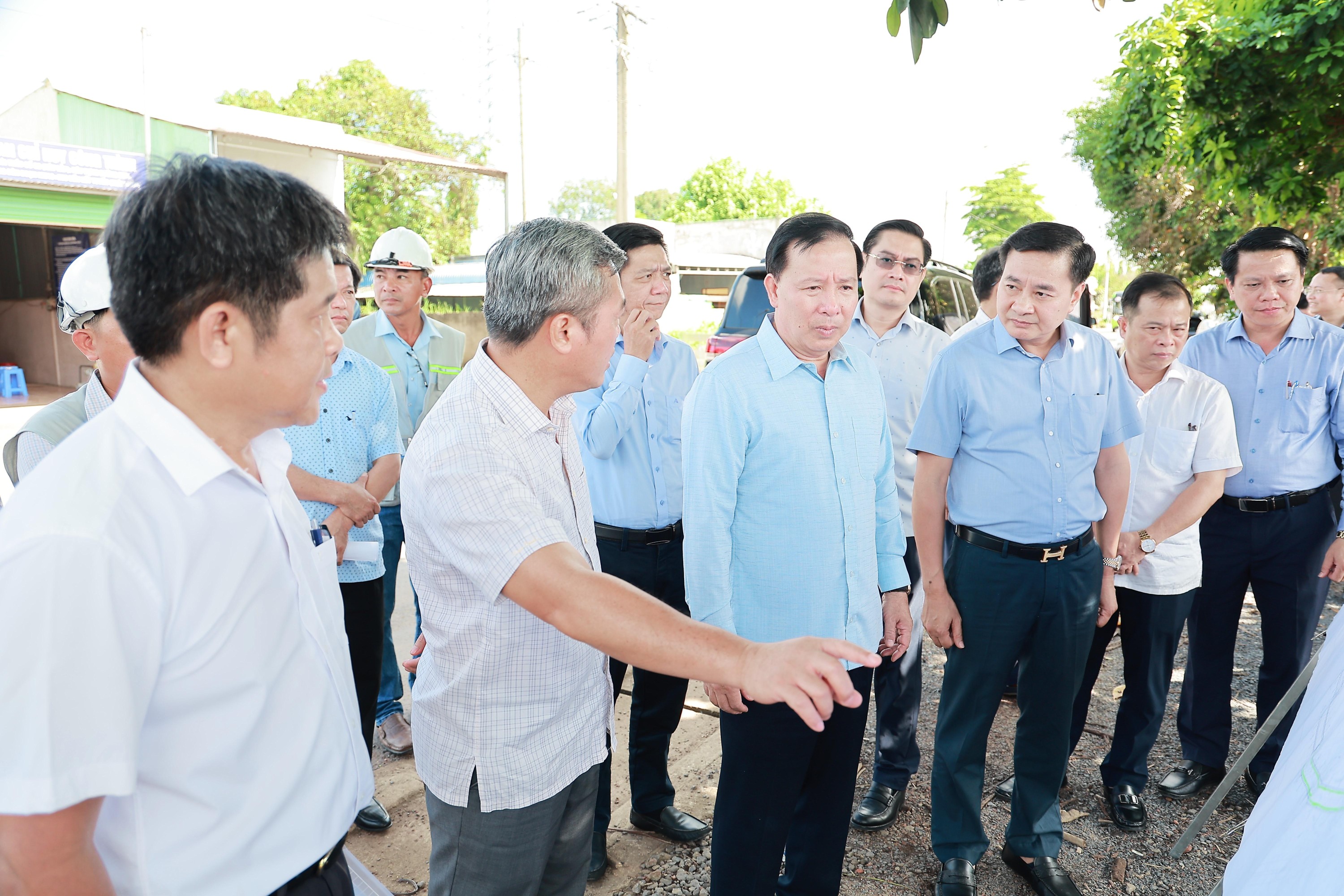 Đồng chí Nguyễn Văn Út – Phó Bí thư Thành Uỷ, Chủ tịch UBND thành phố Đồng Nai kiểm tra tình hình triển khai thực hiện dự án đường Vành đai 4 – TP.HCM  tại phường Trảng Bom