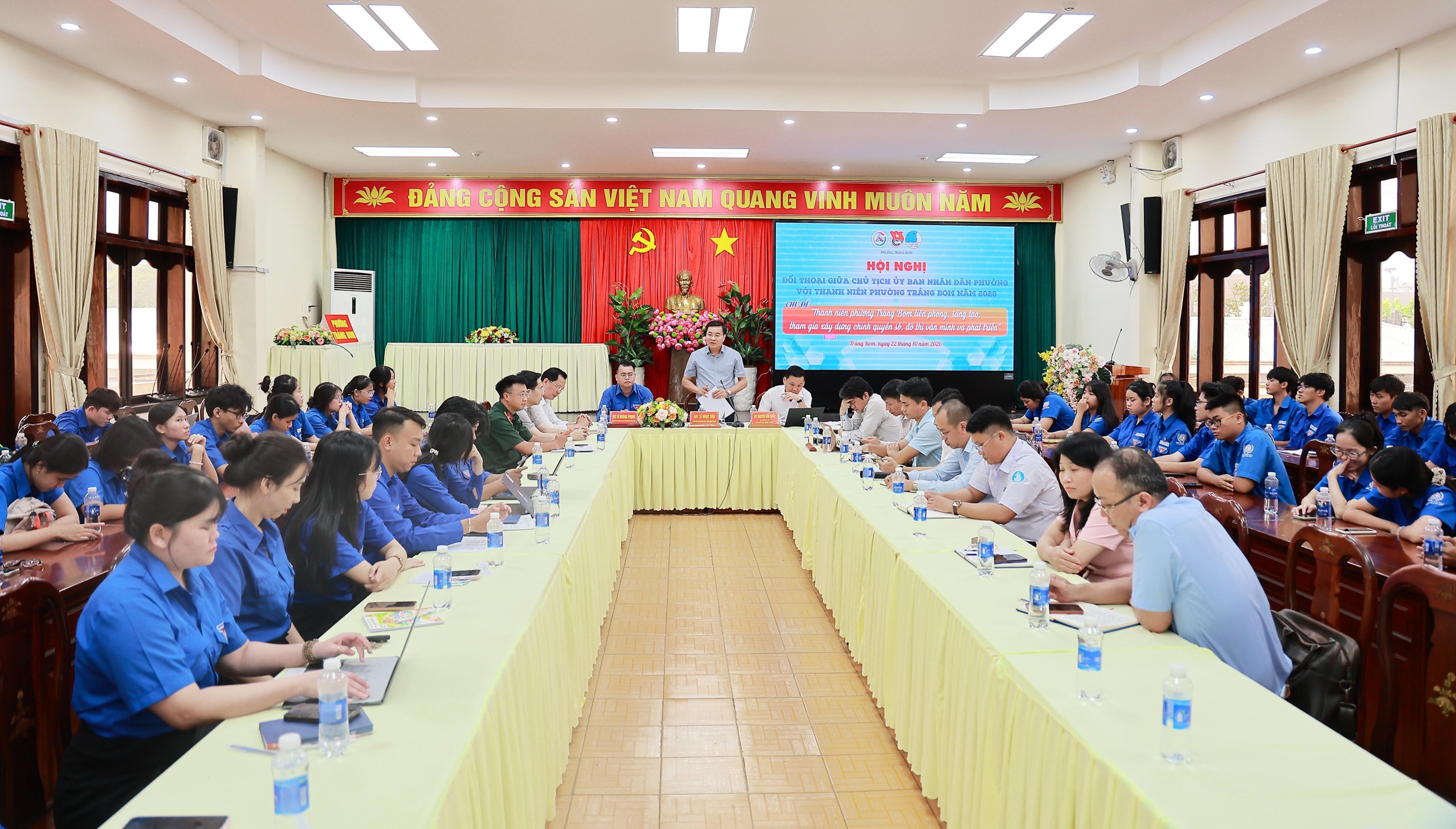 Chương trình đối thoại giữa Chủ tịch UBND phường Trảng Bom với thanh niên