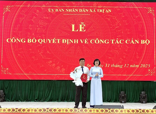 01 01 2026 UBND xã Trị An công bố quyết định bổ nhiệm cán bộ