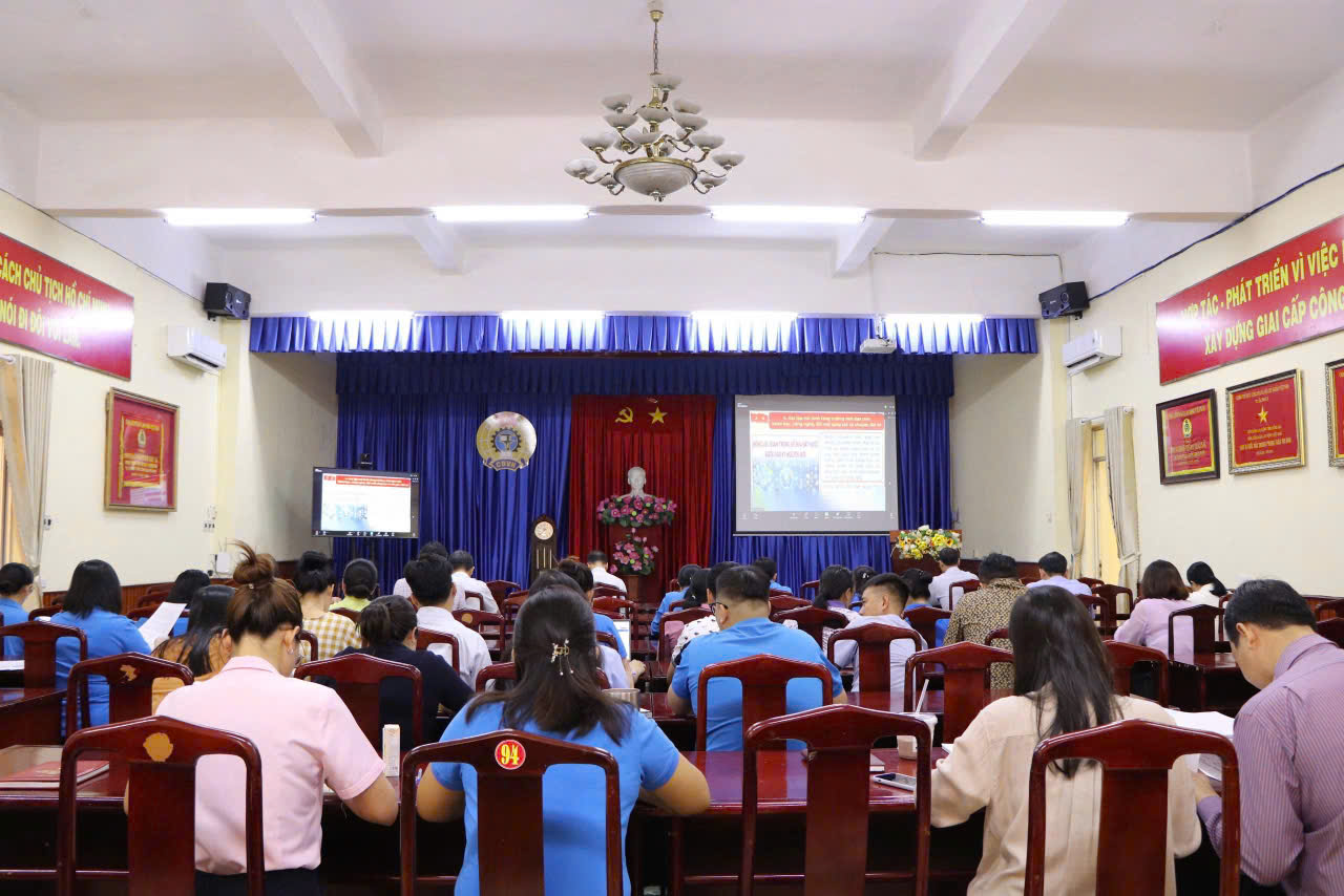 Chi bộ Liên đoàn Lao động tỉnh