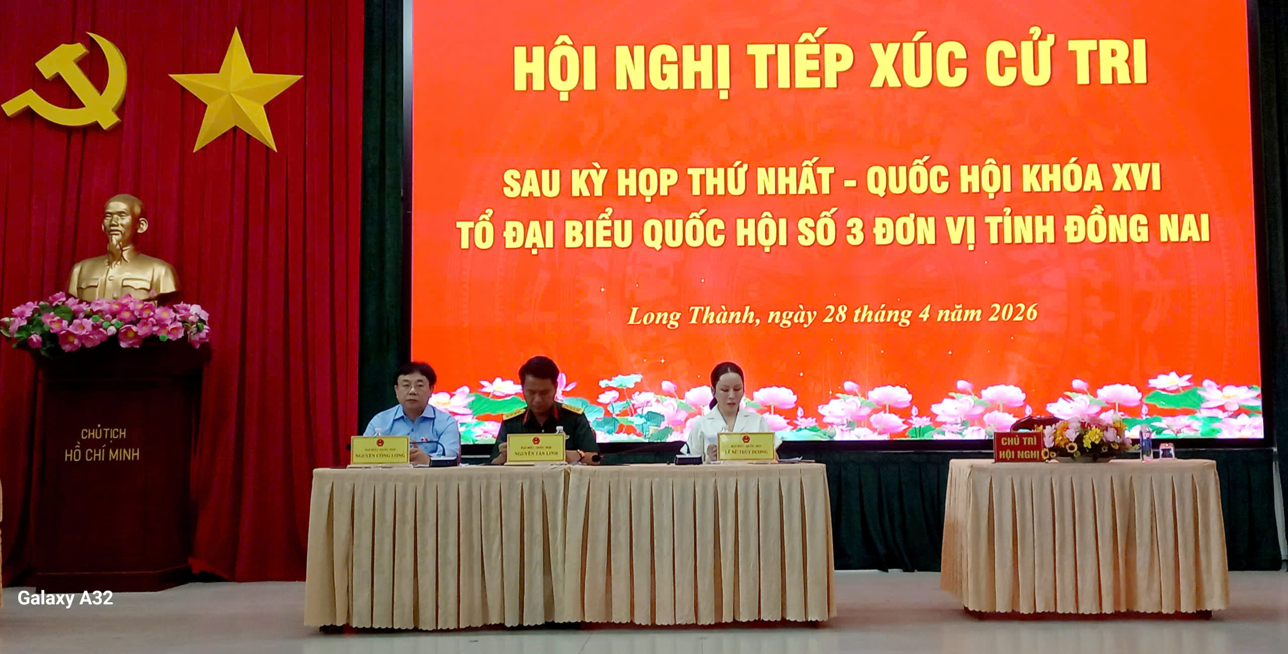 Quang cảnh hội nghị