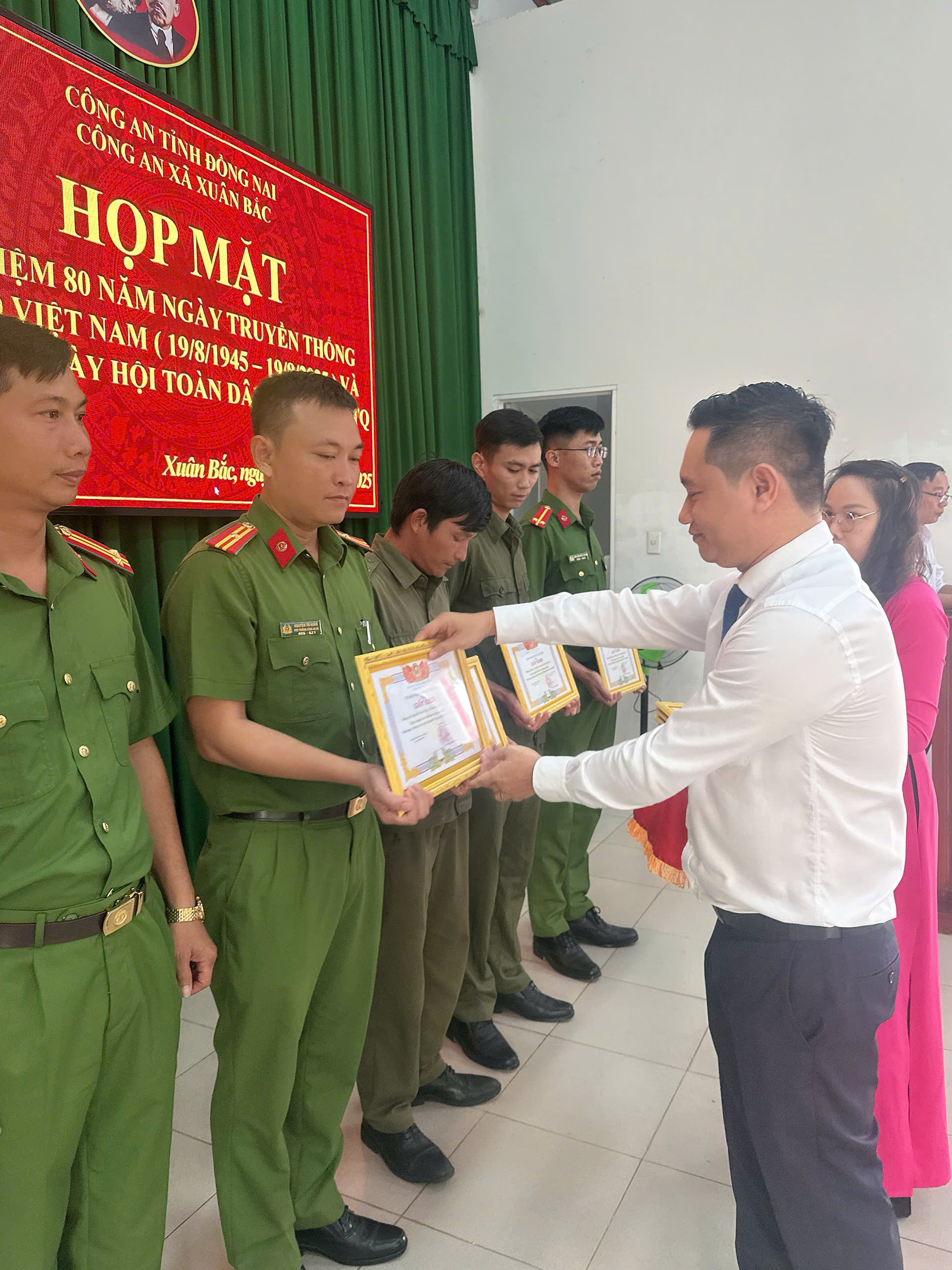 z6918112569669 b2b8c335a21d24cac0815655919007b1