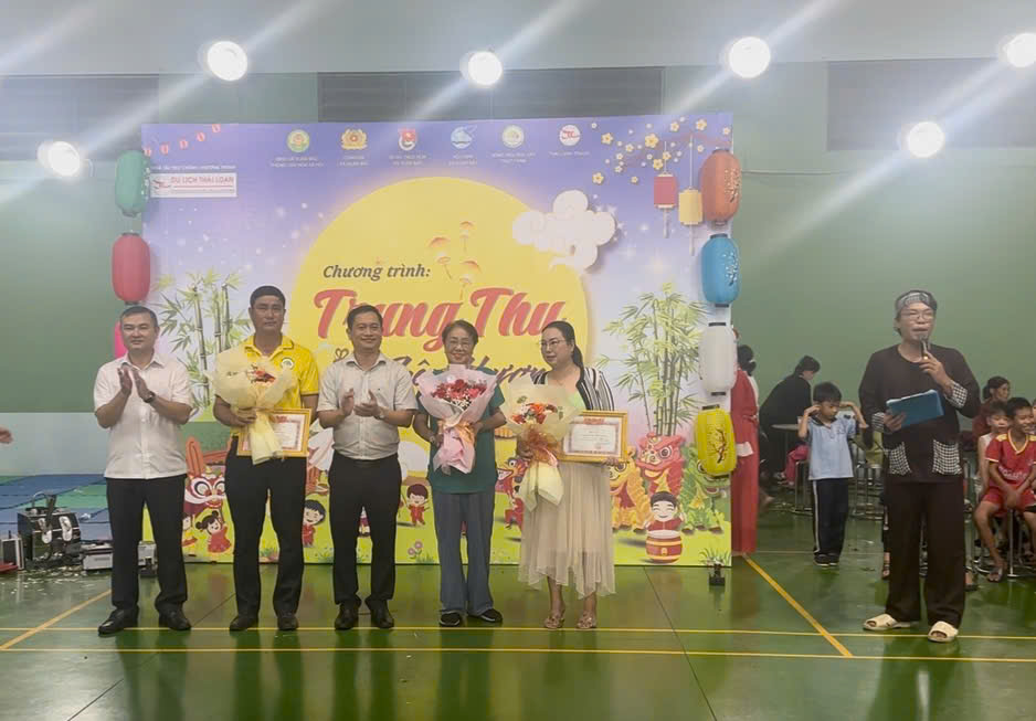 z7073725694445 5b9ccef55ad7057ed1bd41e5d7202241