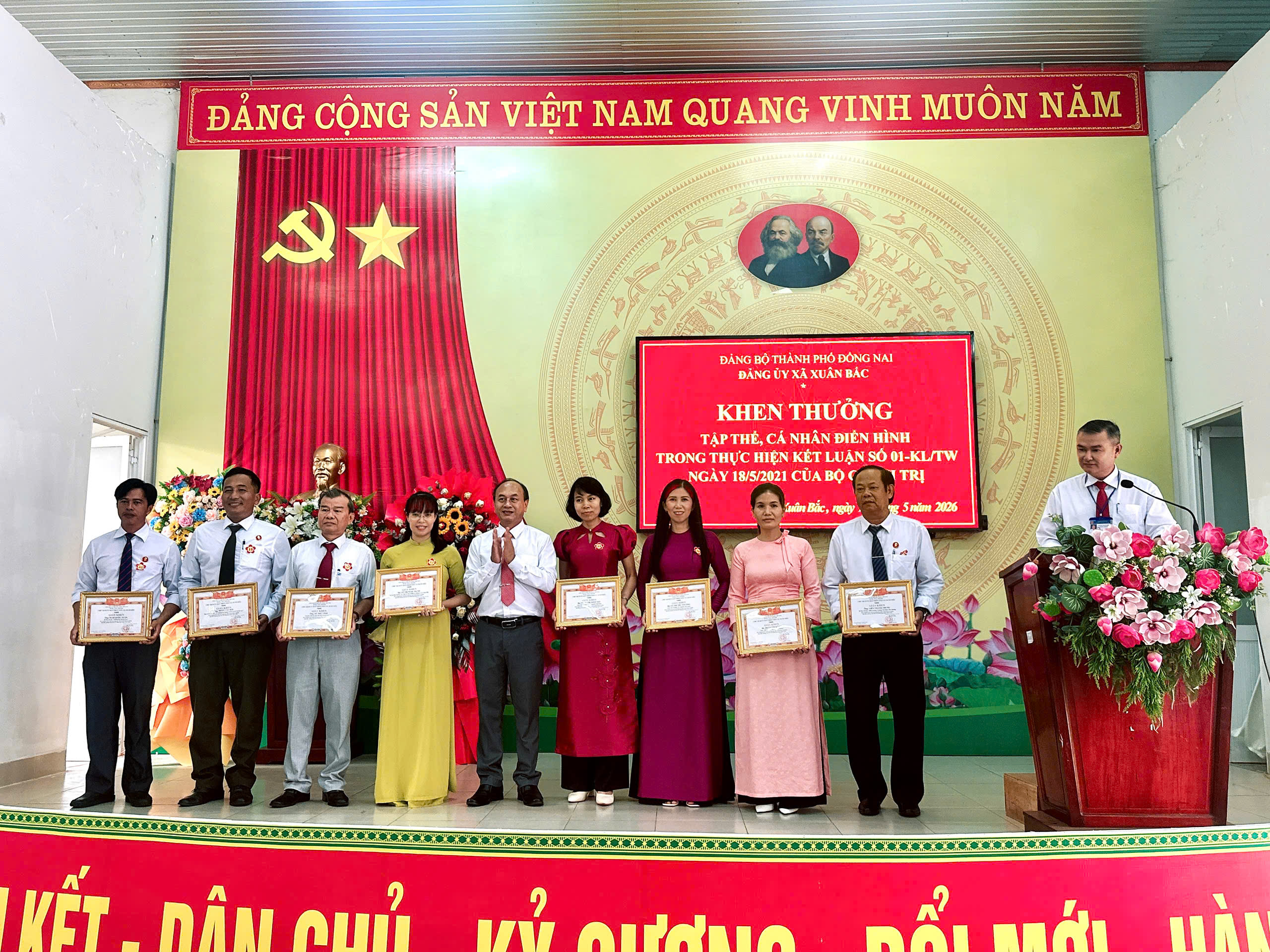 XÃ XUÂN BẮC TỔ CHỨC HỘI NGHỊ SƠ KẾT 05 NĂM THỰC HIỆN KẾT LUẬN SỐ 01-KL/TW GẮN VỚI KỶ NIỆM 136 NĂM NGÀY SINH CHỦ TỊCH HỒ CHÍ MINH
