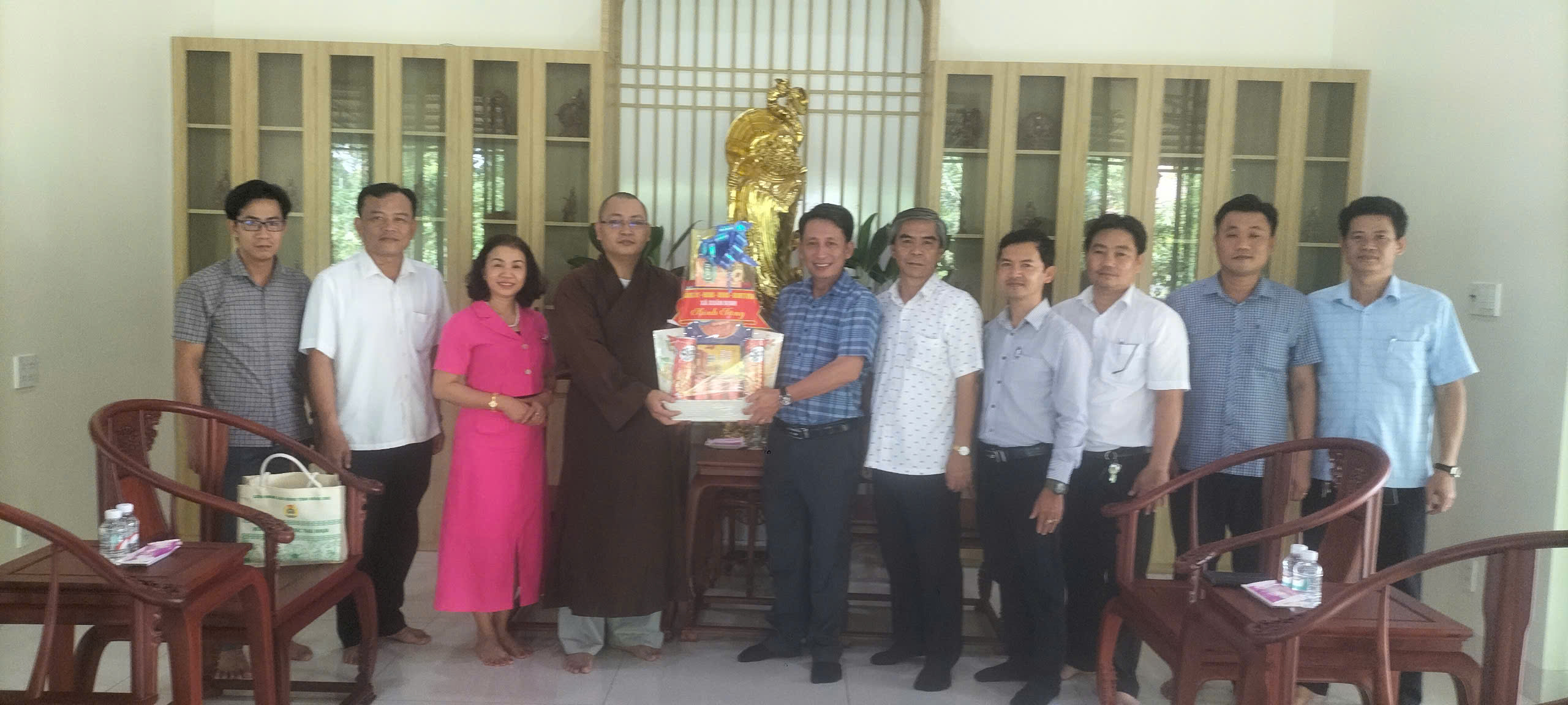 XÃ XUÂN ĐỊNH TỔ CHỨC ĐOÀN THĂM HỎI, GẶP GỠ CÁC CƠ SỞ TÔN GIÁO TRÊN ĐỊA BÀN