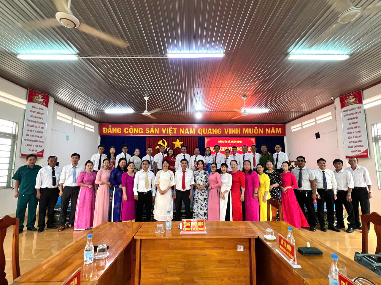 Hội nghị thông báo quyết định của ban thường vụ Tỉnh uỷ về công tác tổ chức cán bộ