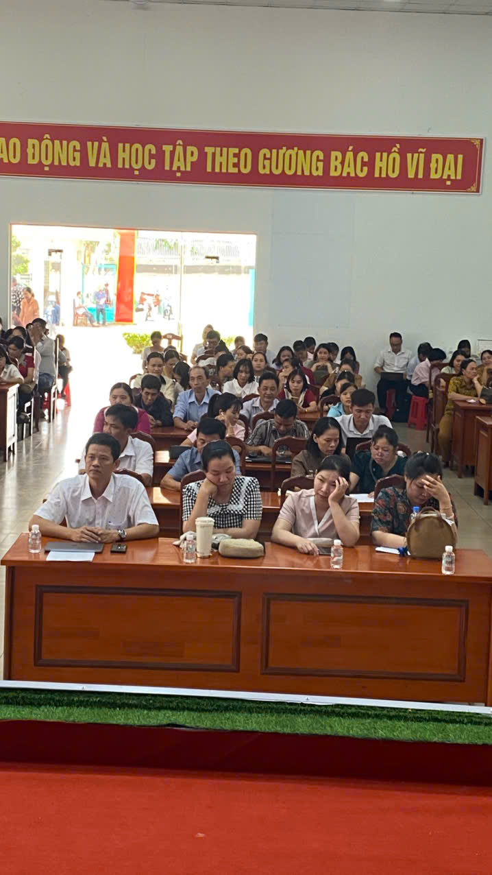 LỚP BỒI DƯỠNG, TẬP HUẤN CHÍNH TRỊ HÈ 2025 DÀNH CHO LÃNH ĐẠO, QUẢN LÝ CÁC ĐƠN VỊ TRƯỜNG HỌC NĂM 2025