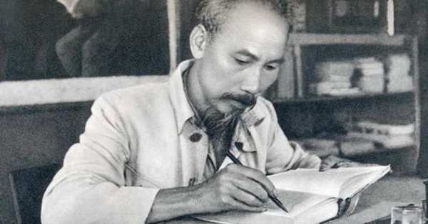 Chủ tịch Hồ Chí Minh – Người Anh hùng giải phóng dân tộc và biểu tượng của tinh thần Việt Nam
