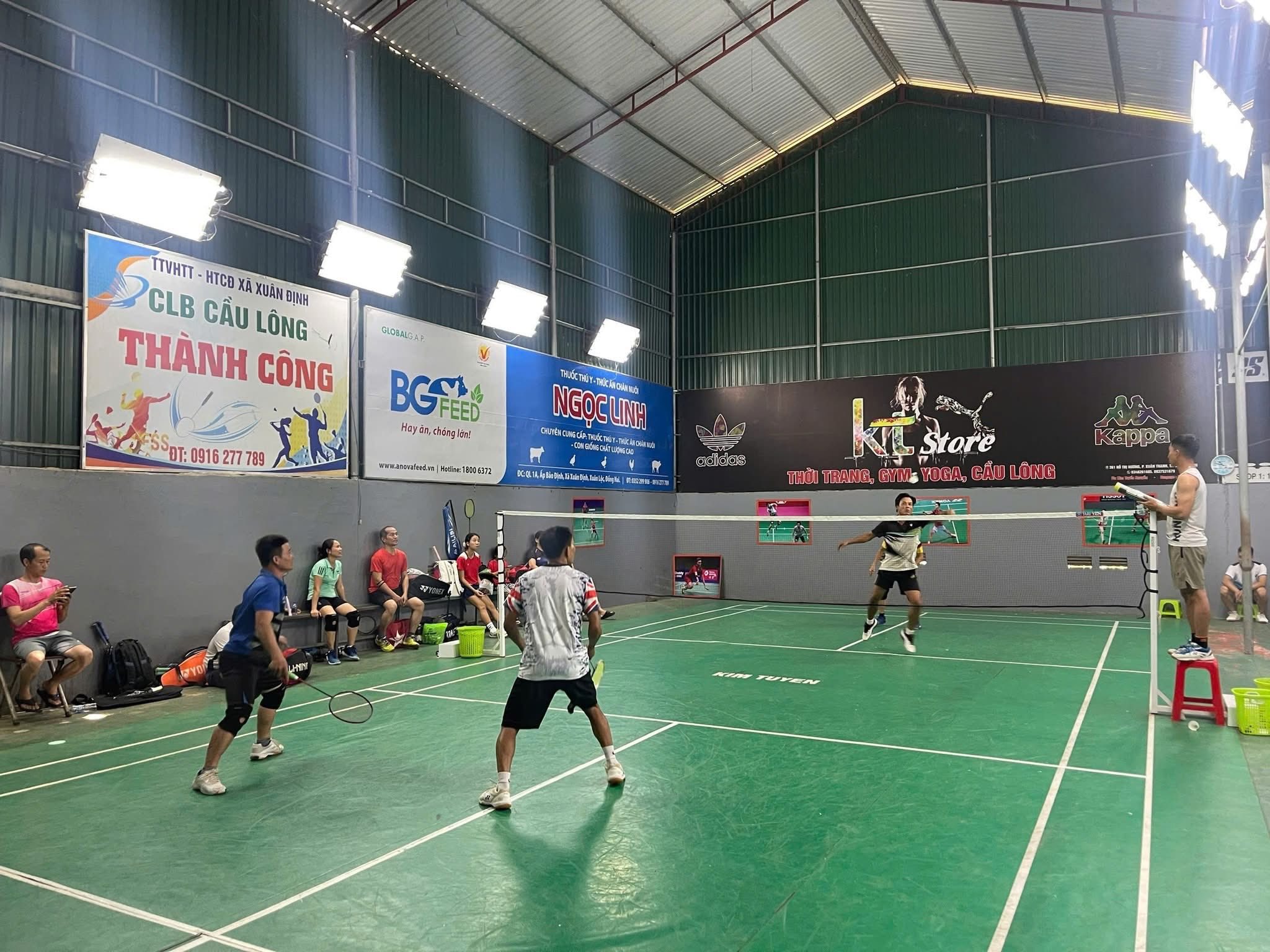 Xã Xuân Định tổ chức Giải cầu lông giao lưu chào mừng kỷ niệm 81 năm Ngày thành lập Quân đội nhân dân Việt Nam