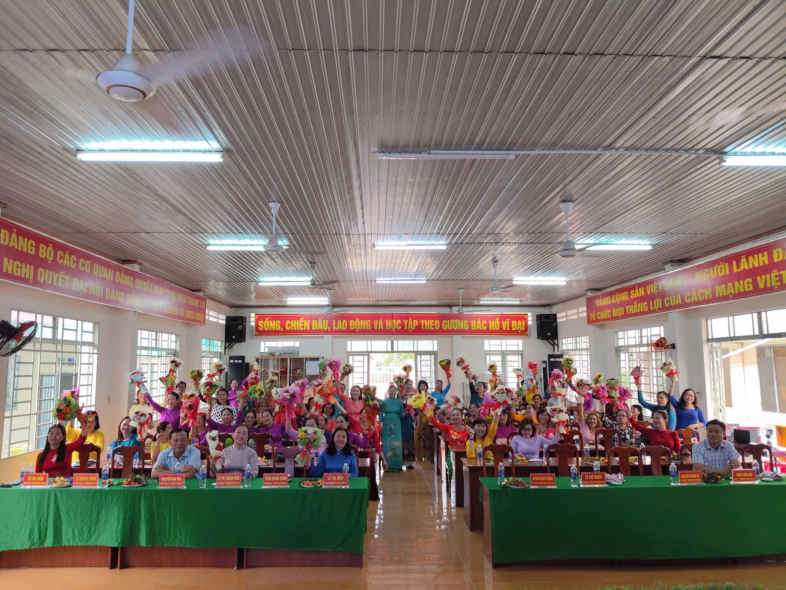 Họp mặt kỷ niệm 116 năm Ngày Quốc tế Phụ nữ 8/3 tại xã Xuân Định