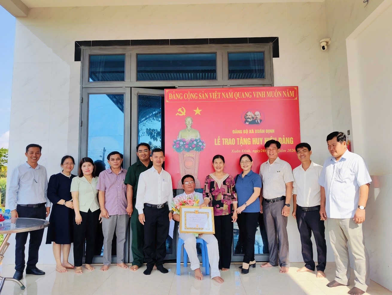 Lễ trao tặng Huy hiệu 40 năm tuổi đảng