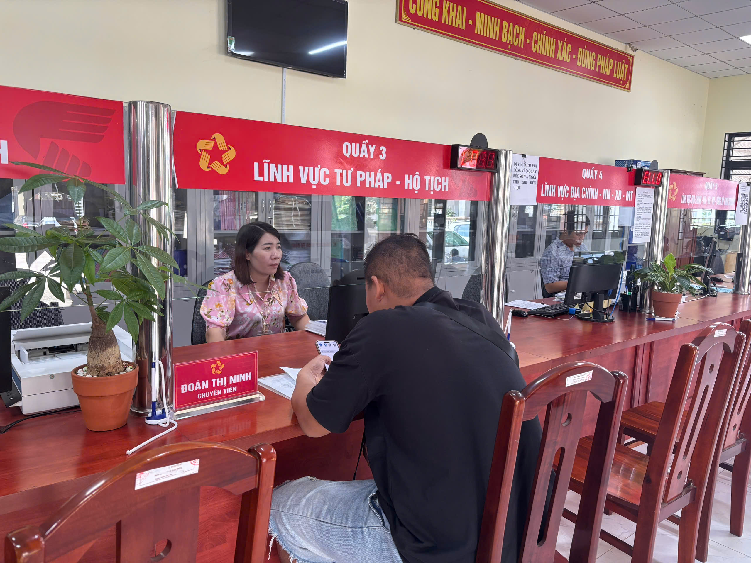 chi Ninh 1 cua 3