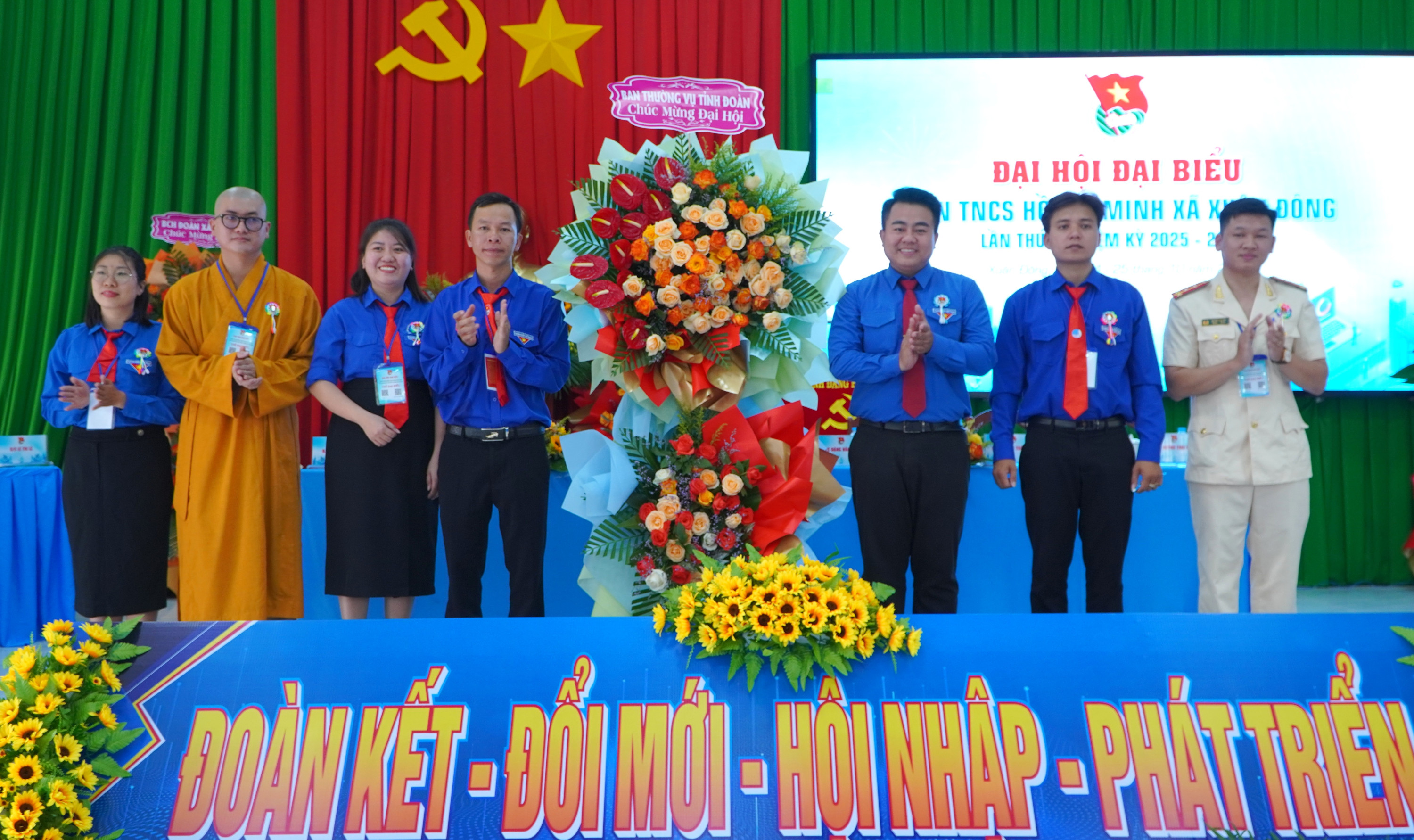 DAI HOI DOAN 3