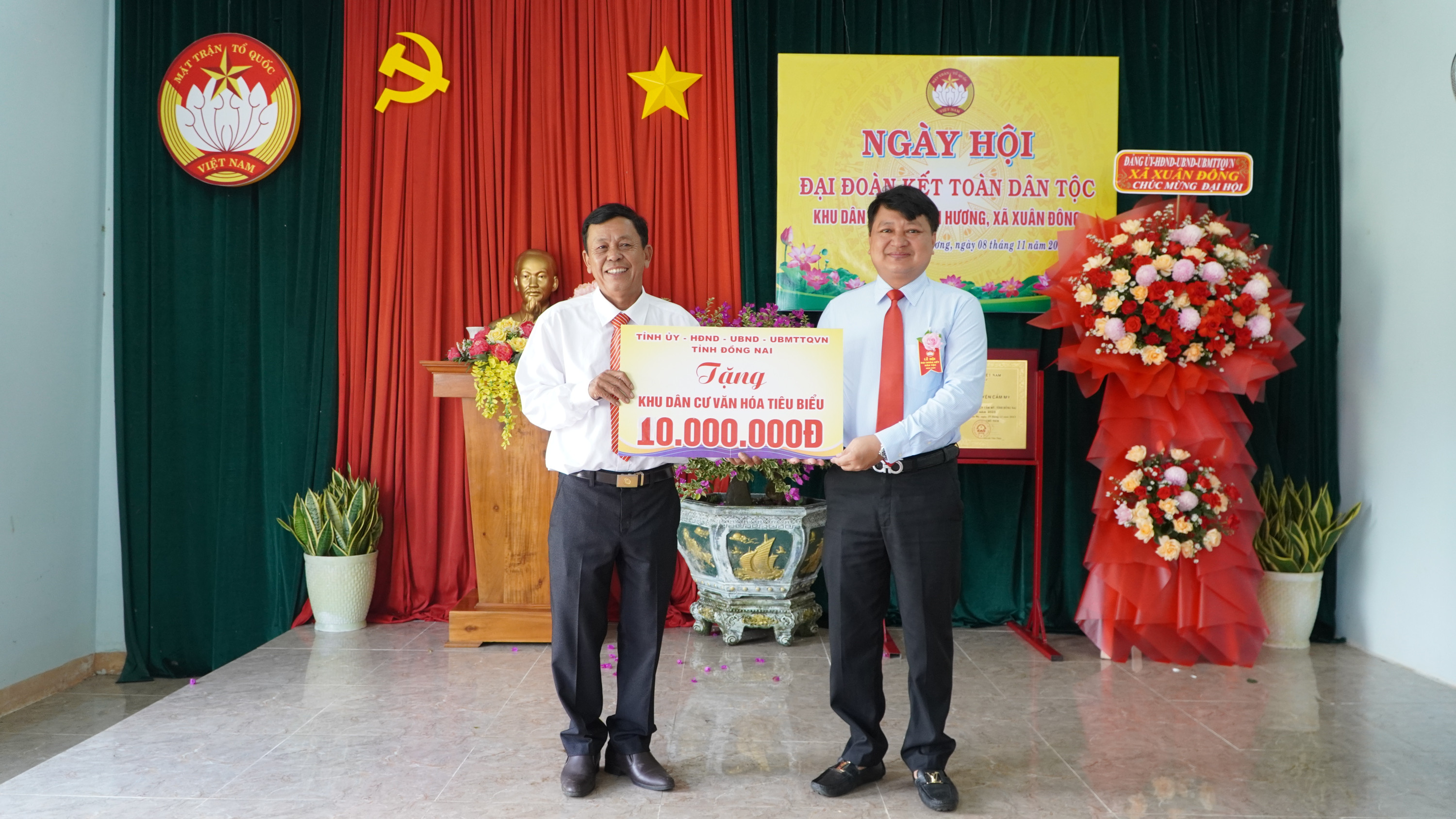 ngay hoi 1