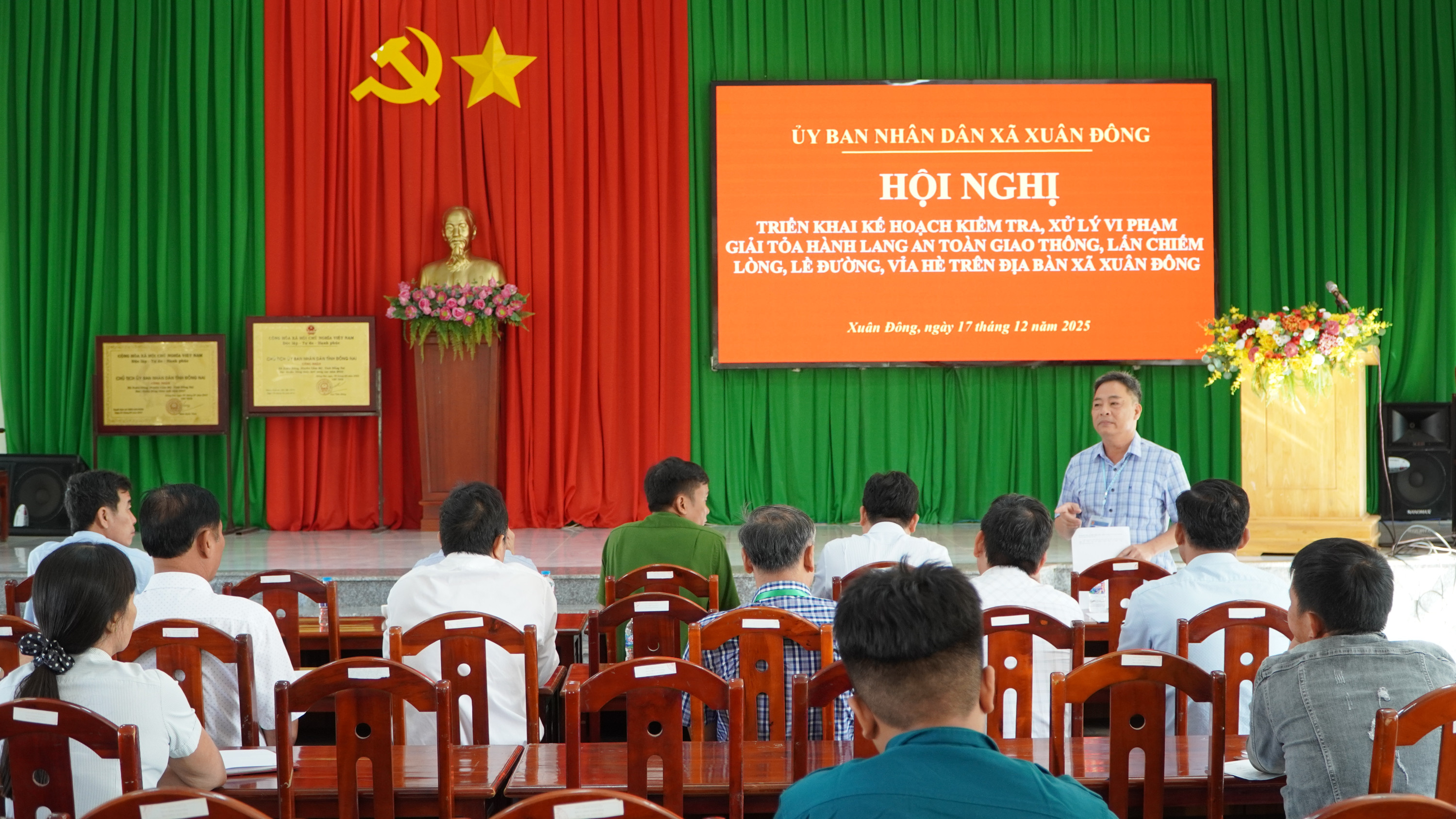 HANH LANG