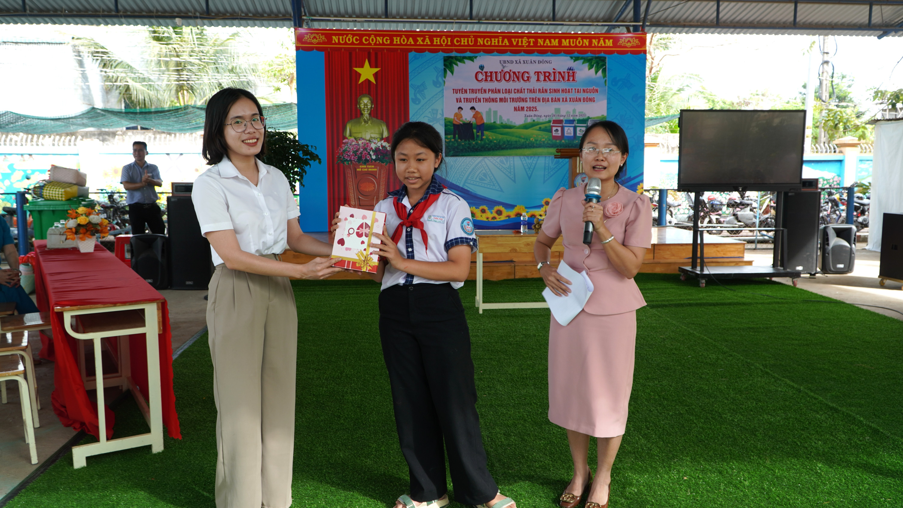 phan laoi rac 0000