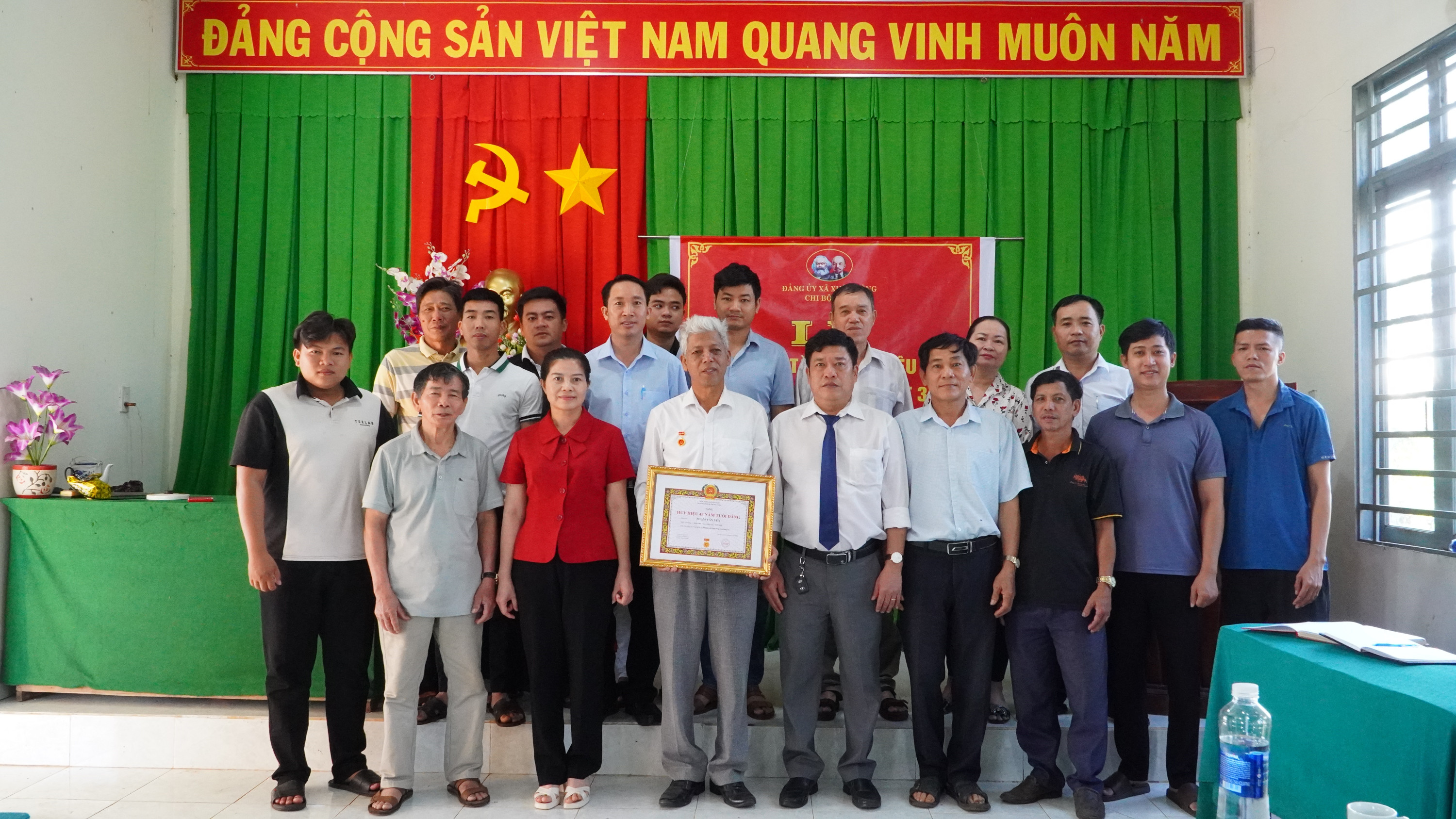 TRAO HH 45 NAM TUOI DANG 4