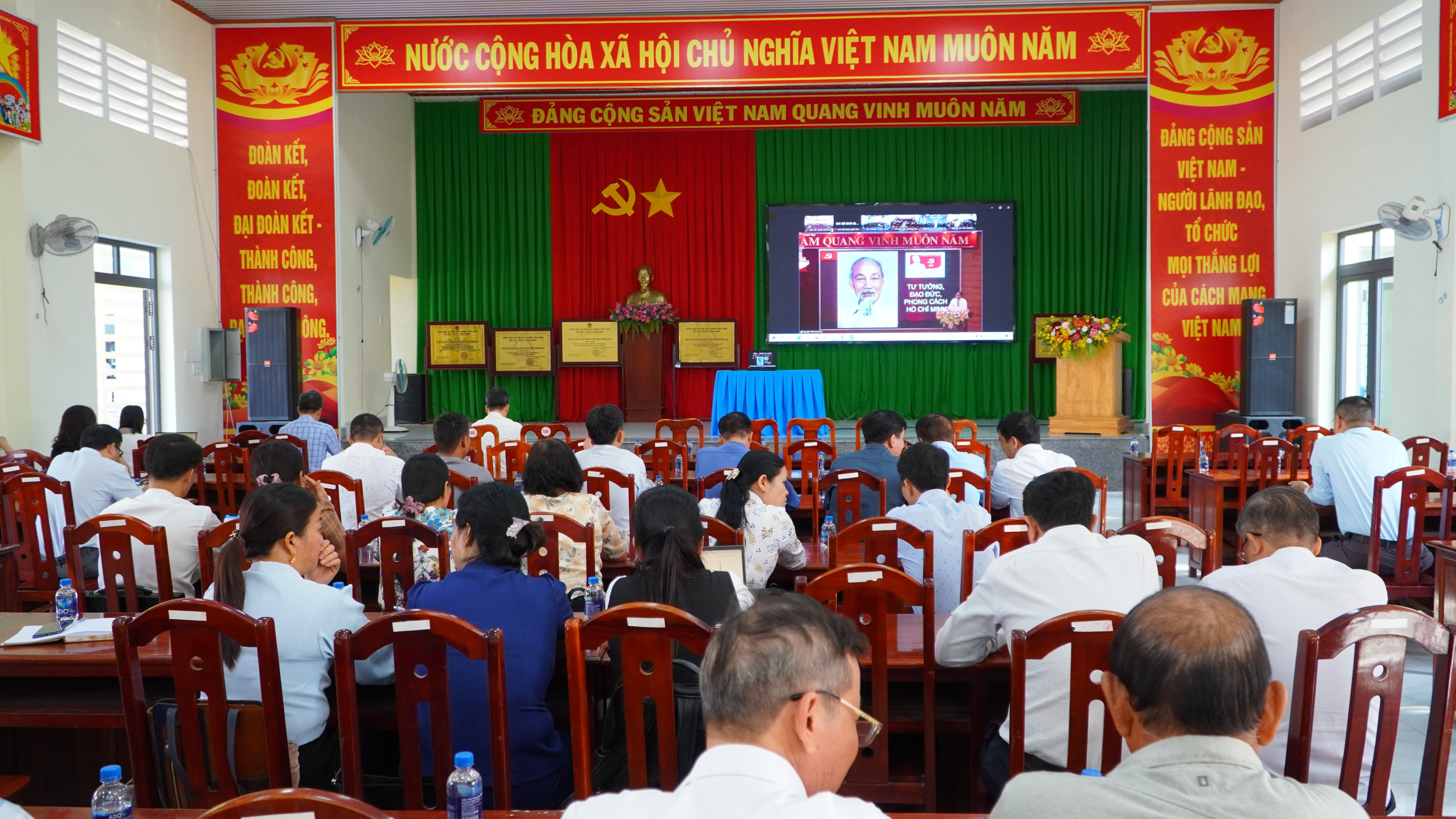 HOI NGHI HOC TAP