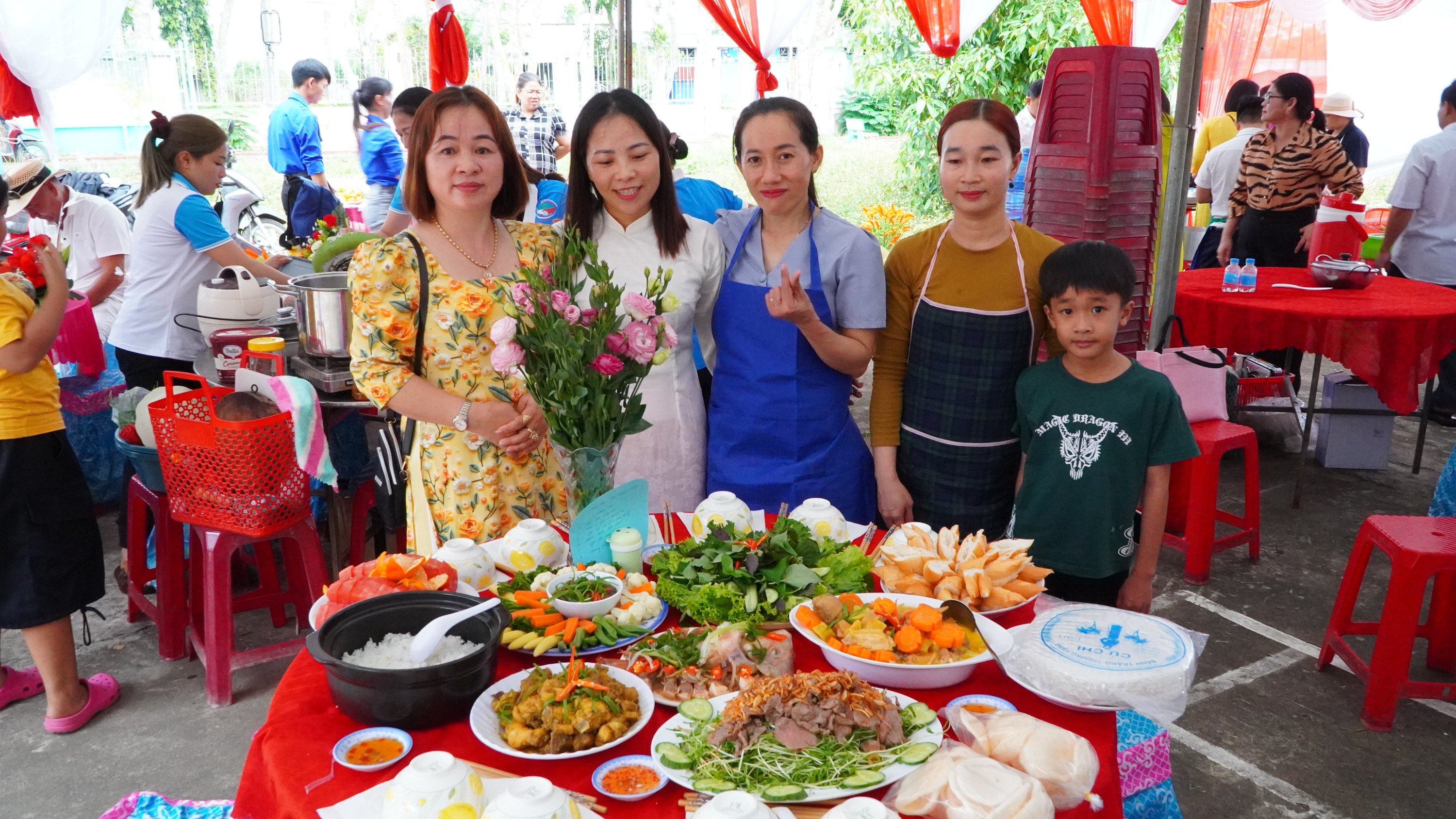 hop mat phu nu 20