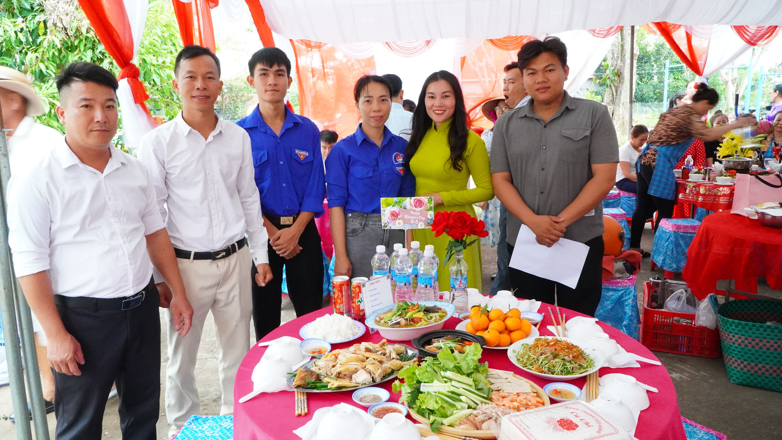 hop mat phu nu 25