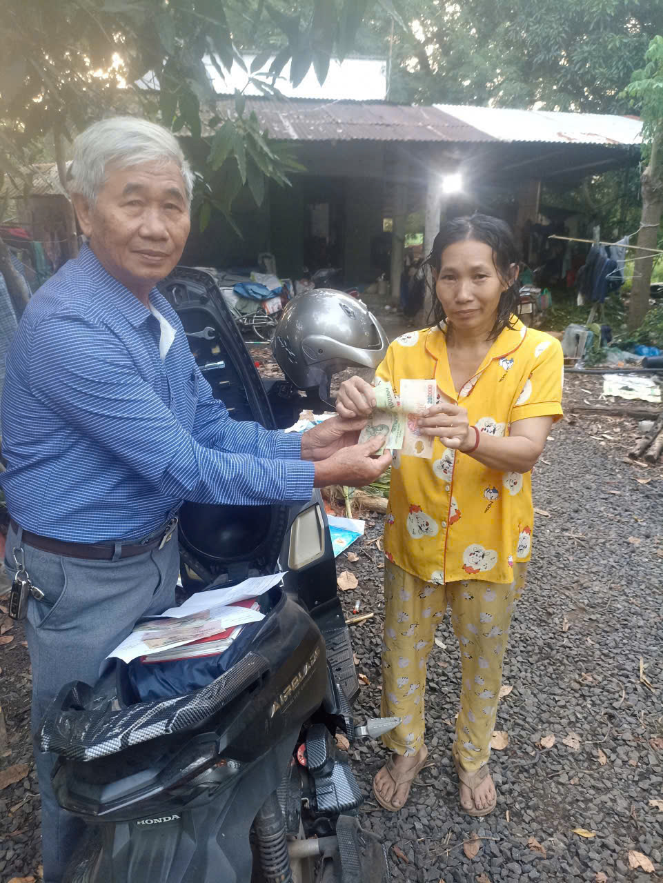 ẢNH TẶNG QUÀ 2