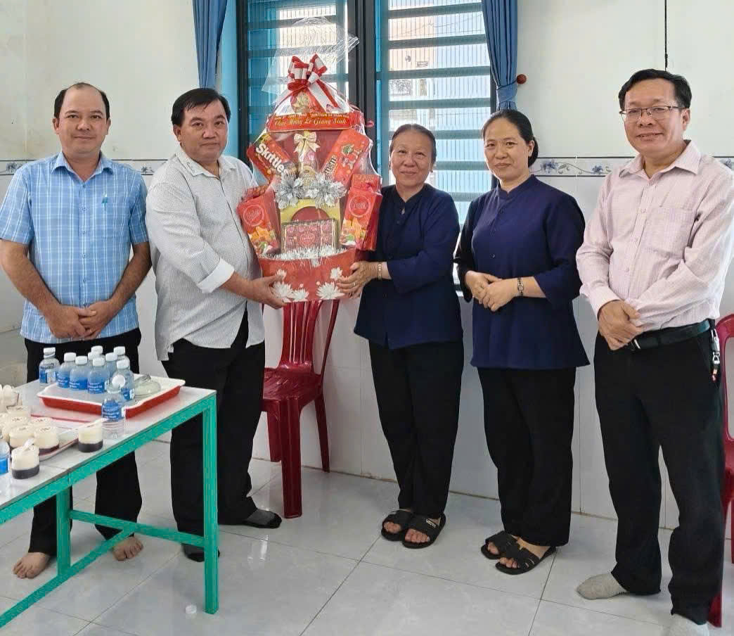 Description: D:\HÌNH ÁNH\giáng sinh 1.jpg?t=1762423301