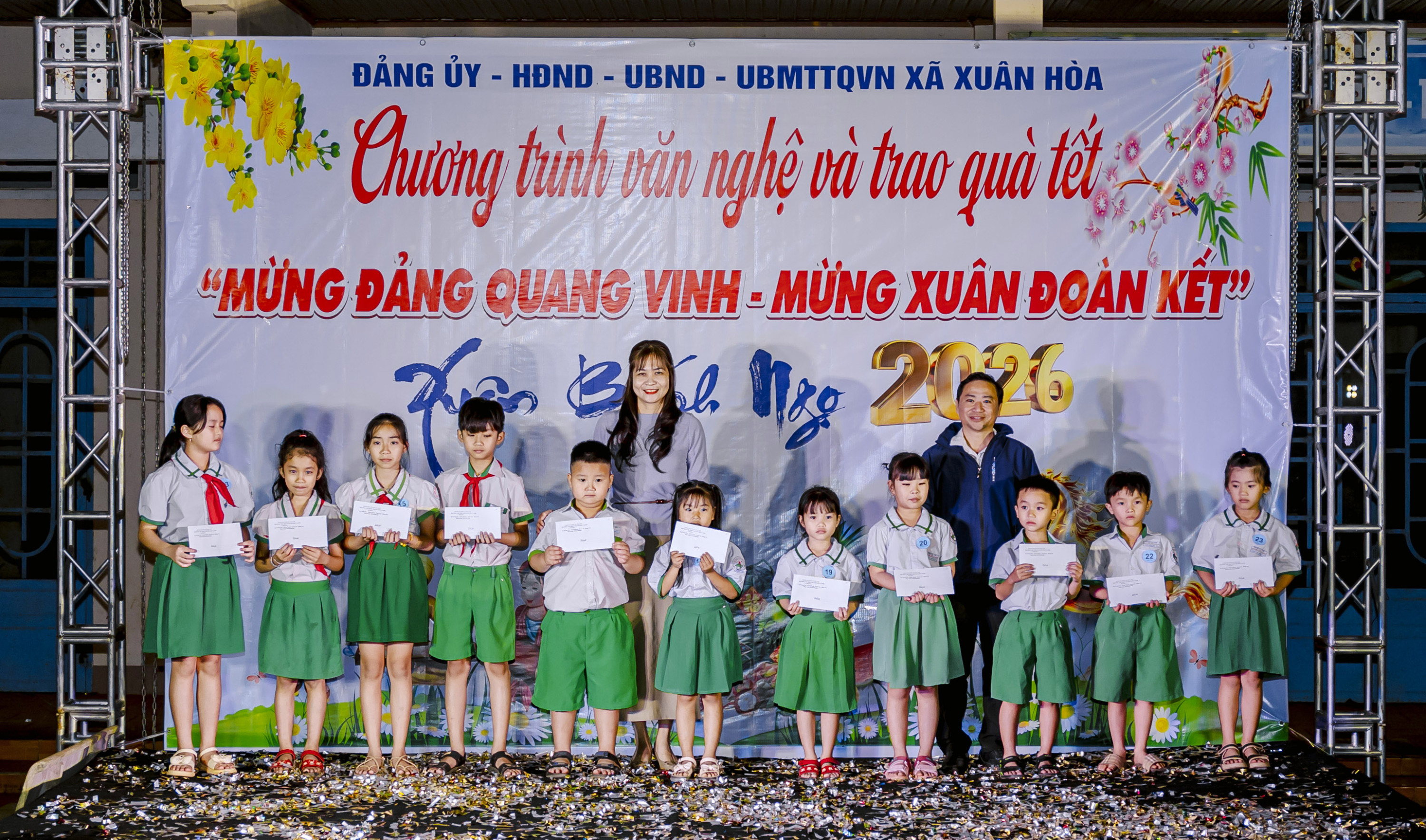 Trao hoc bong 2