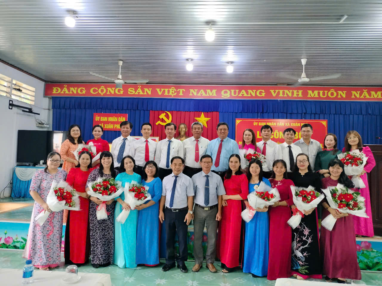 LỄ CÔNG BỐ QUYẾT ĐỊNH VỀ TIẾP NHẬN CÁC TRƯỜNG MẦM NON, TIỂU HỌC, TRUNG HỌC CƠ SỞ