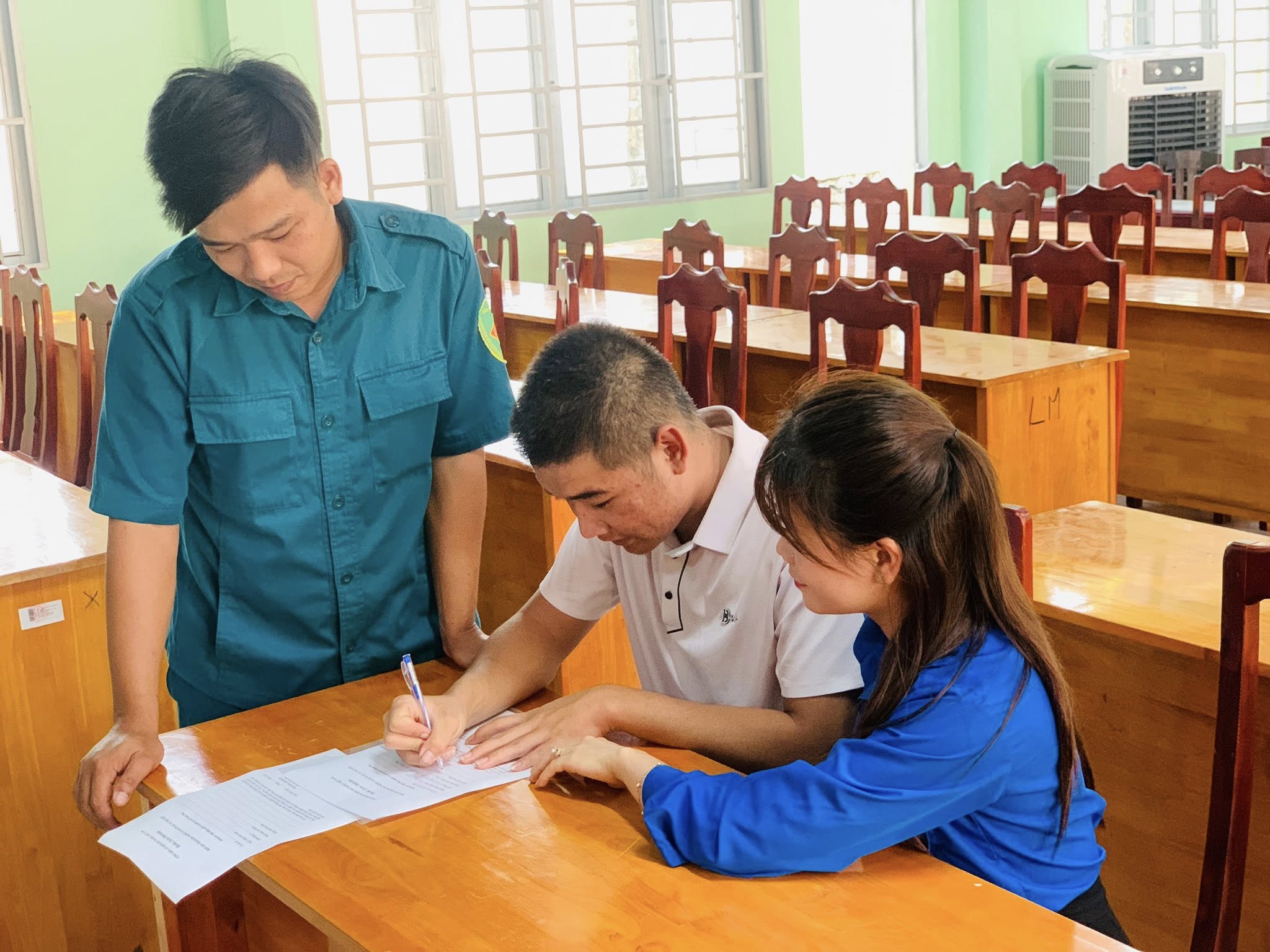 THANH NIÊN HỒ XUÂN HIẾU TÌNH NGUYỆN THAM GIA NGHĨA VỤ QUÂN SỰ: HÌNH ẢNH ĐẸP VỀ LÝ TƯỞNG VÀ TRÁCH NHIỆM CỦA TUỔI TRẺ XÃ XUÂN PHÚ