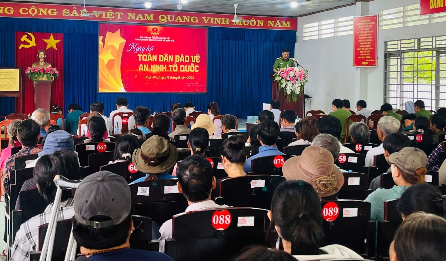 CÔNG AN XÃ XUÂN PHÚ TỔ CHỨC THÀNH CÔNG “NGÀY HỘI TOÀN DÂN BẢO VỆ AN NINH TỔ QUỐC” NĂM 2025