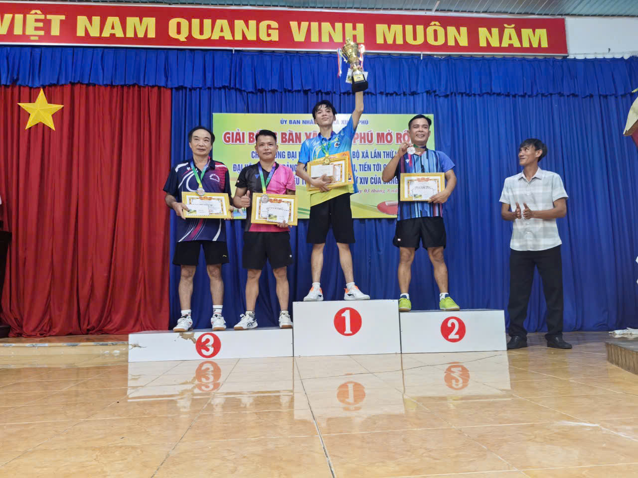 Giải bóng bàn xã Xuân Phú mở rộng - Chào mừng Đại hội đại biểu Đảng bộ xã Xuân Phú lần thứ nhất nhiệm kỳ 2025-2030.