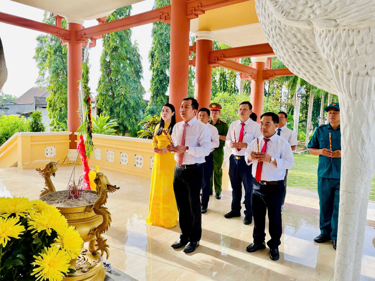 LỄ VIẾNG NHÀ BIA GHI TÊN LIỆT SỸ XUÂN PHÚ - BẢO HOÀ NHÂN KỶ NIỆM 80 NĂM NGÀY CÁCH MẠNG THÁNG TÁM VÀ QUỐC KHÁNH NƯỚC CHXHCN VIỆT NAM 2/9