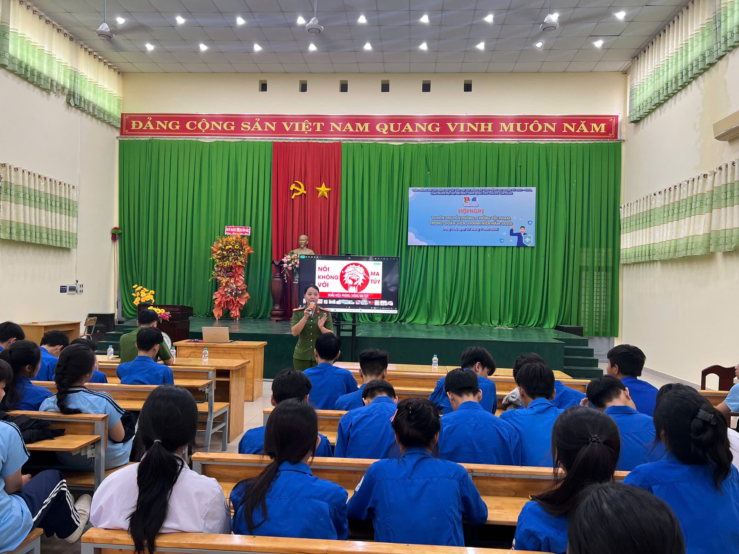 CÔNG AN XÃ XUÂN PHÚ TUYÊN TRUYỀN PHÁP LUẬT VỀ PHÒNG, CHỐNG MA TUÝ, MẠI DÂM, HIV/AIDS.