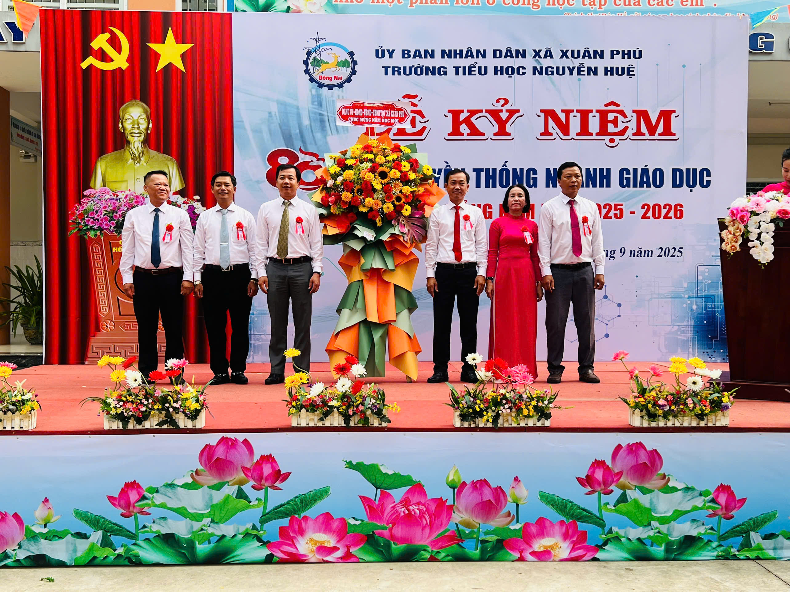 TƯNG BỪNG LỄ KHAI GIẢNG NĂM HỌC 2025-2026 TRÊN ĐỊA BÀN XÃ XUÂN PHÚ