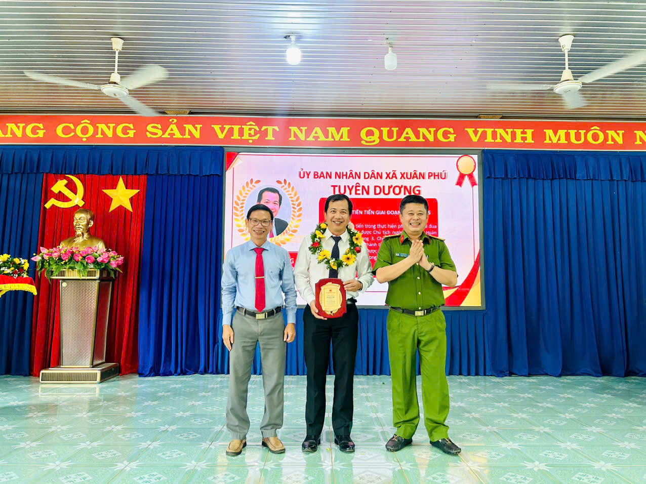 z7003254964311 bde8ffe6cb5c75f9eba4e7725698d823