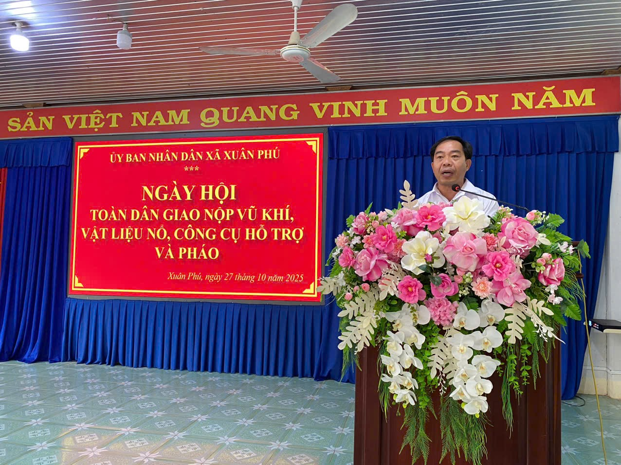 XÃ XUÂN PHÚ TỔ CHỨC THÀNH CÔNG “NGÀY HỘI TOÀN DÂN GIAO NỘP VŨ KHÍ, VẬT LIỆU NỔ, CÔNG CỤ HỖ TRỢ VÀ PHÁO”