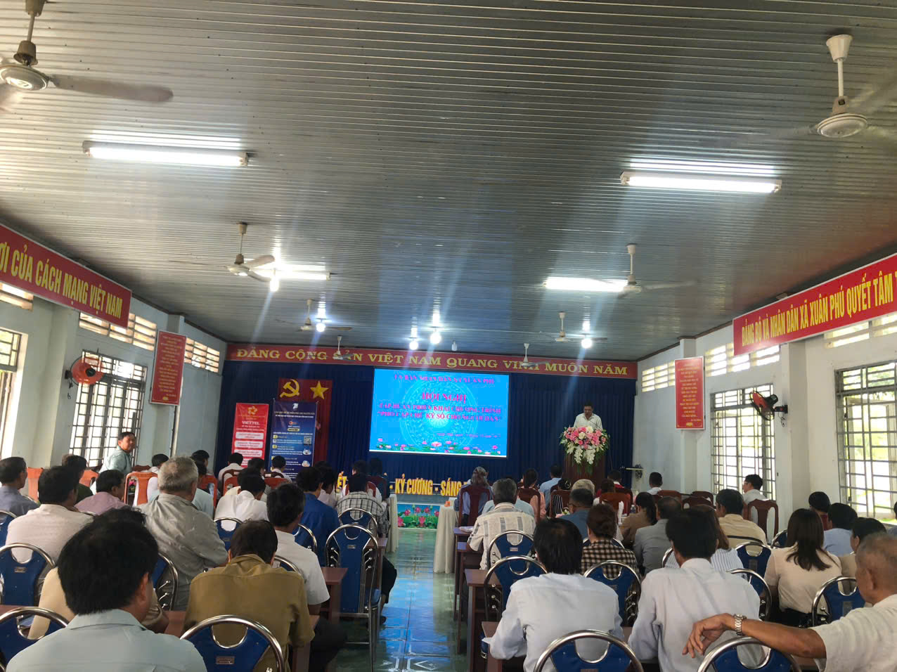 z7147563140563 5085e3a9a2f96994a01bc33fdcb23736