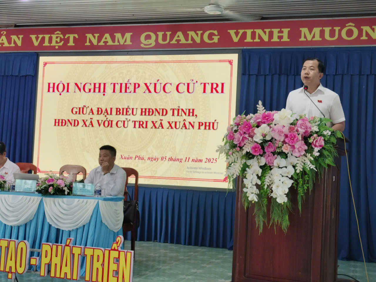 Củng cố niềm tin Nhân dân qua buổi tiếp xúc cử tri xã Xuân Phú