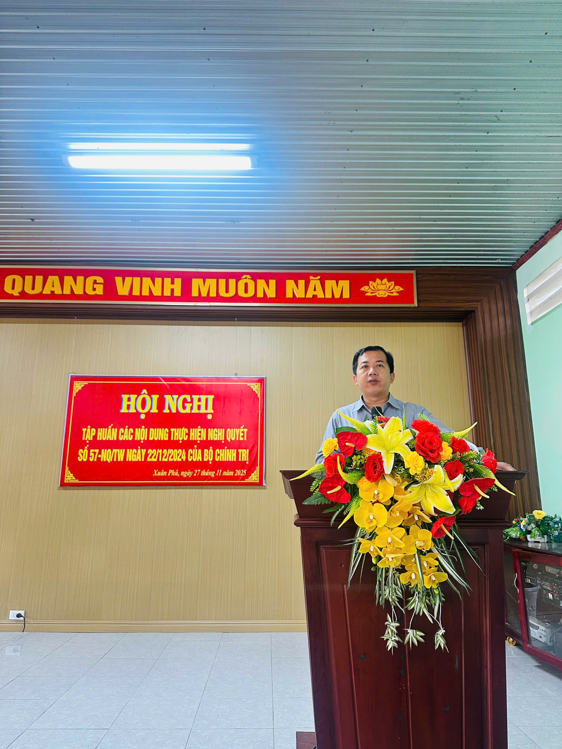 ĐẢNG ỦY XÃ XUÂN PHÚ TỔ CHỨC HỘI NGHỊ TẬP HUẤN  TRIỂN KHAI NGHỊ QUYẾT 57-NQ/TW: ĐỘT PHÁ KHOA HỌC,  CÔNG NGHỆ VÀ CHUYỂN ĐỔI SỐ