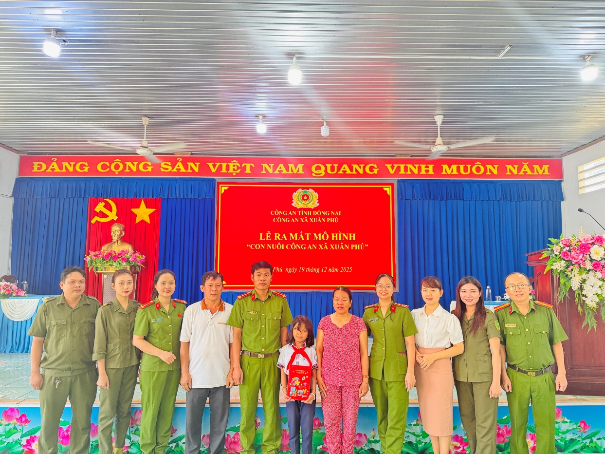 LỄ RA MẮT MÔ HÌNH "CON NUÔI CÔNG AN XÃ"