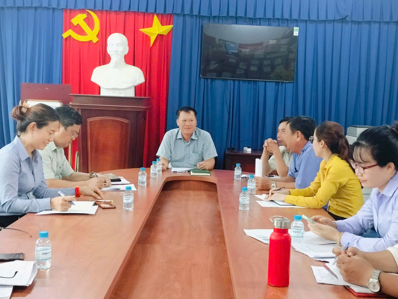 Xã Xuân Phú tổ chức họp xét duyệt kết quả điều tra hộ nghèo,  hộ cận nghèo và hộ có mức sống trung bình cuối năm 2025