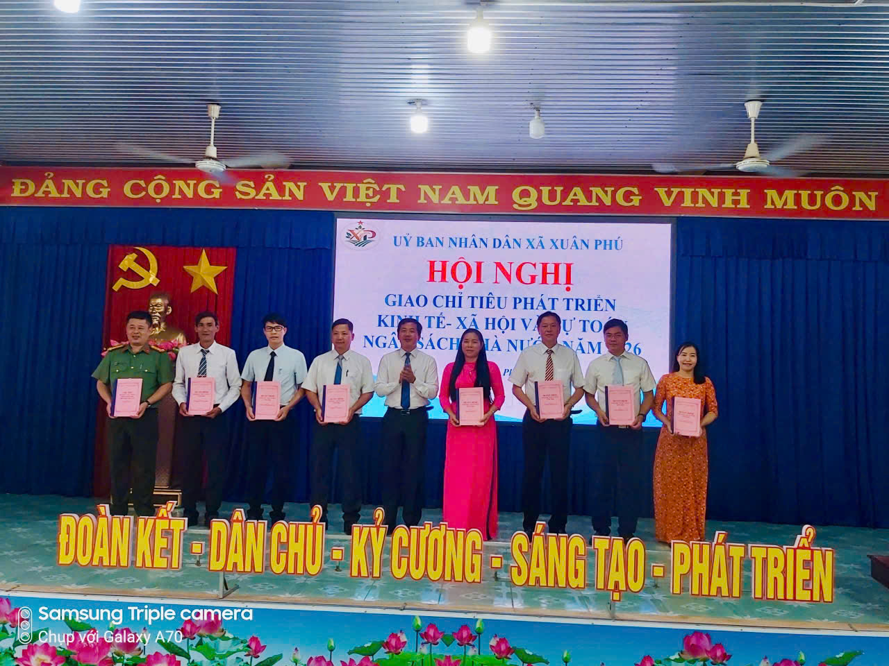 XÃ XUÂN PHÚ TỔ CHỨC HỘI NGHỊ GIAO CHỈ TIÊU PHÁT TRIỂN KINH TẾ – XÃ HỘI VÀ DỰ TOÁN NGÂN SÁCH NHÀ NƯỚC NĂM 2026