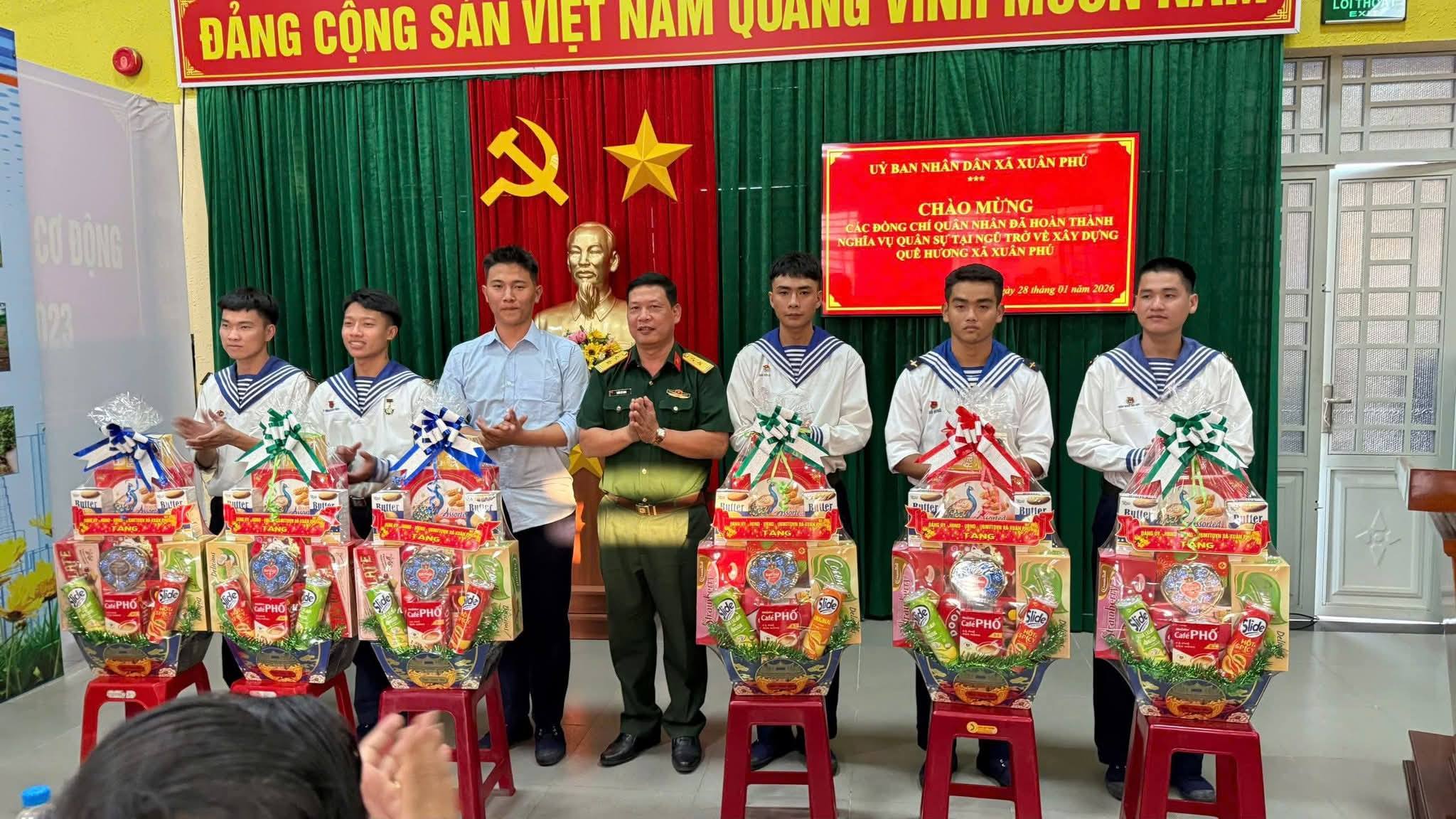 CHÀO MỪNG CÁC ĐỒNG CHÍ QUÂN NHÂN HOÀN THÀNH NGHĨA VỤ TRỞ VỀ XÂY DỰNG QUÊ HƯƠNG