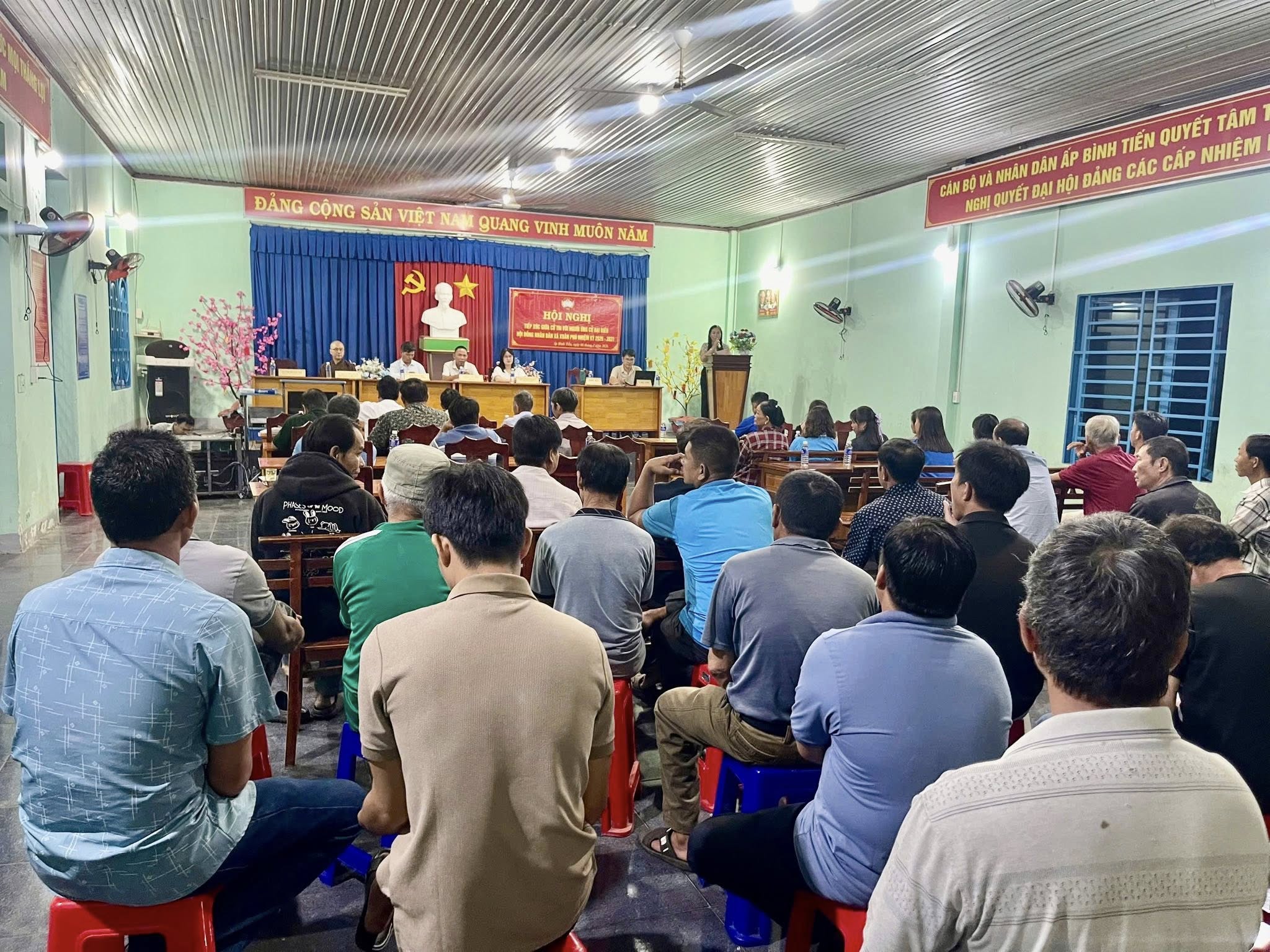 HỘI NGHỊ TIẾP XÚC CỬ TRI VỚI NHỮNG NGƯỜI ỨNG CỬ ĐẠI BIỂU HĐND XÃ XUÂN PHÚ NHIỆM KỲ 2026-2031 TẠI CÁC ĐƠN VỊ BẦU CỬ SỐ 02, 03, 04 VÀ 06