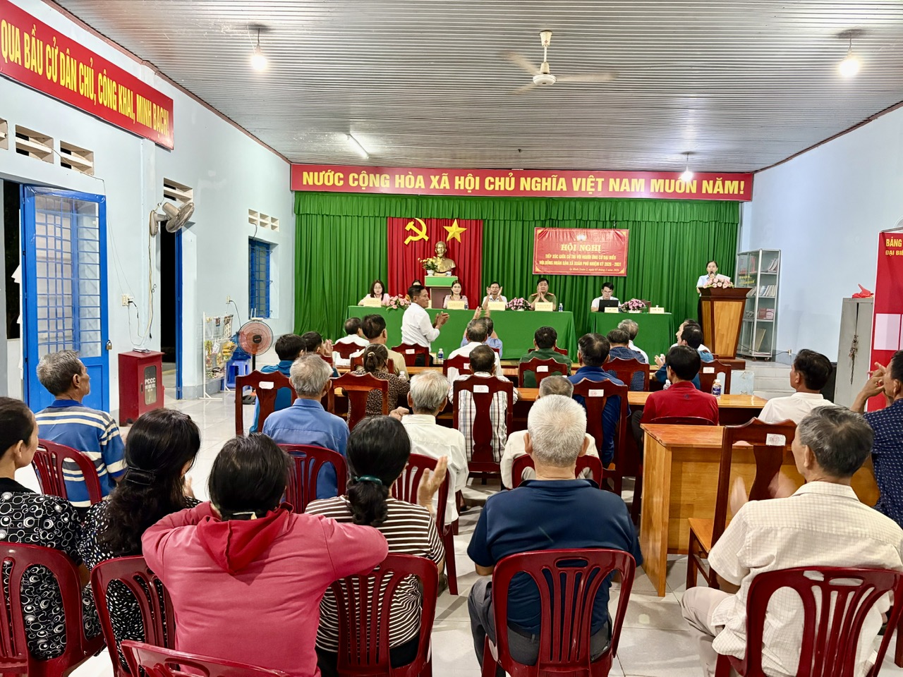 HỘI NGHỊ TIẾP XÚC CỬ TRI VỚI NGƯỜI ỨNG CỬ ĐẠI BIỂU HĐND XÃ XUÂN PHÚ NHIỆM KỲ 2026-2031 TẠI CÁC ĐƠN VỊ BẦU CỬ SỐ 01, 05, 07.