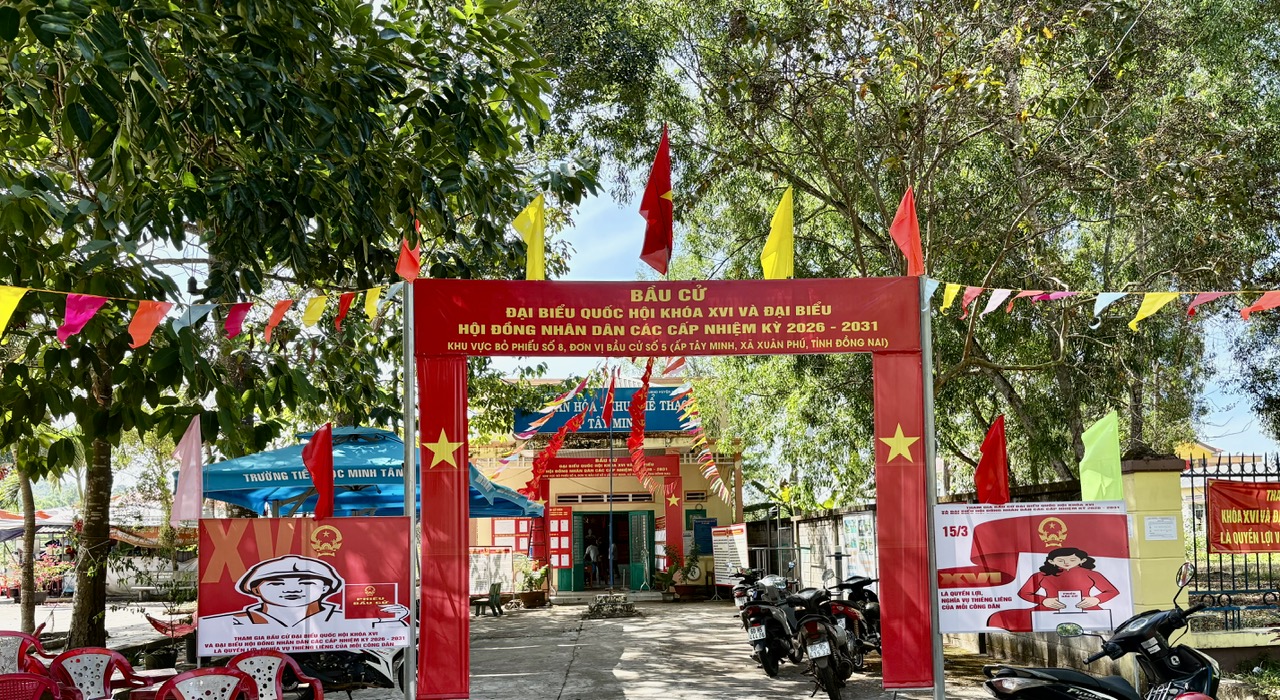 CÁC TỔ BẦU CỬ TẠI XÃ XUÂN PHÚ RỘN RÀNG CHUẨN BỊ CHO NGÀY HỘI NON SÔNG